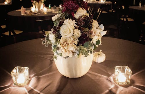 Free stock photo of candles, centerpiece, flowers