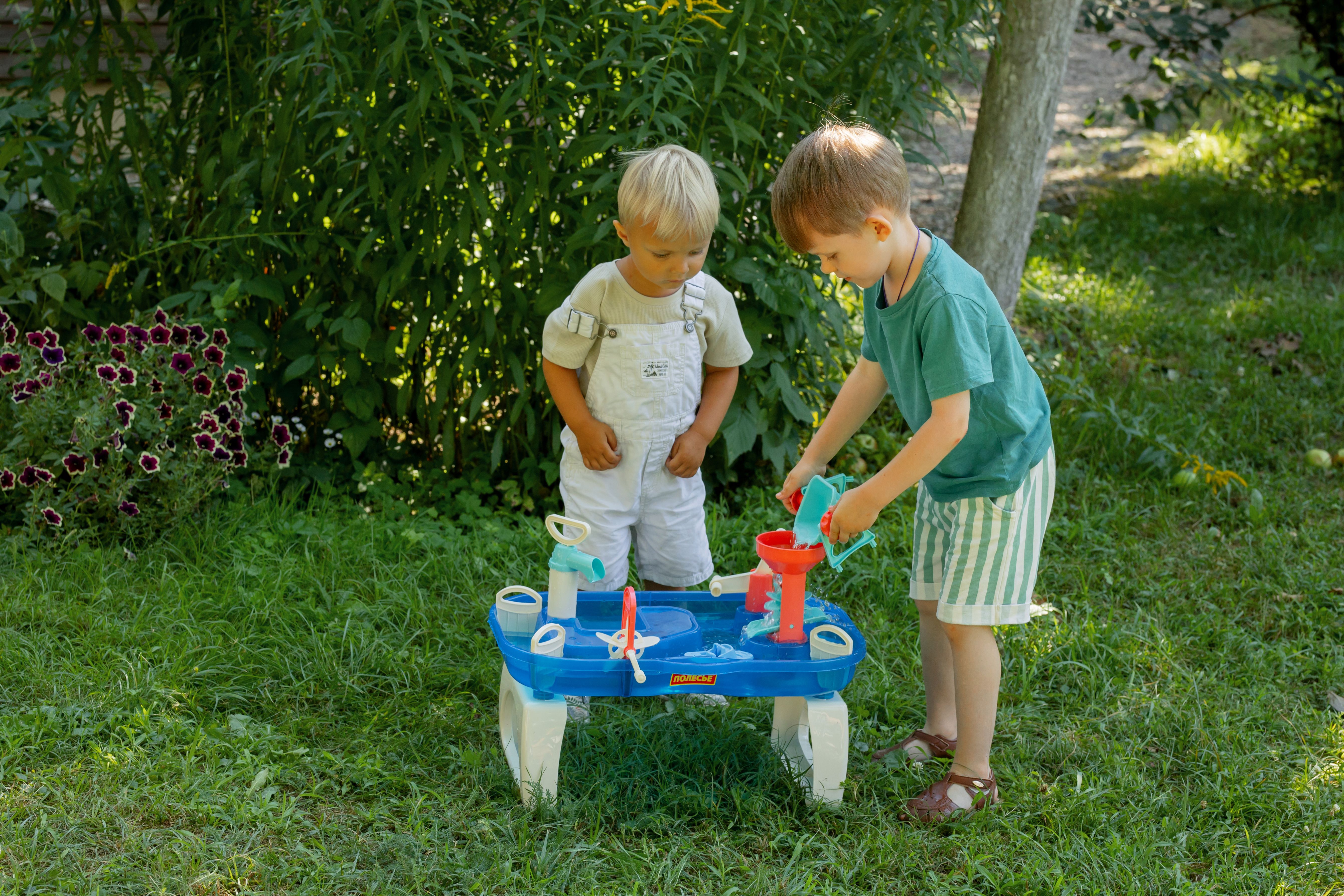 Little Tikes 3-in-1 Splash ‘n Grow Outdoor Water Play Table on Amazon