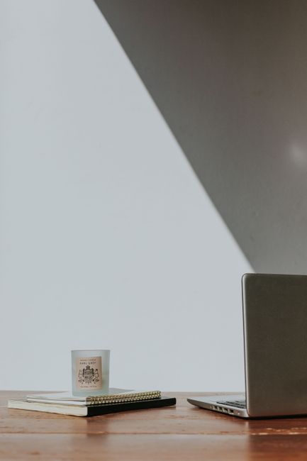 74. Inspirasi Desain Home Office Minimalis yang Produktif 74. Inspirasi Desain Home Office Minimalis yang Produktif