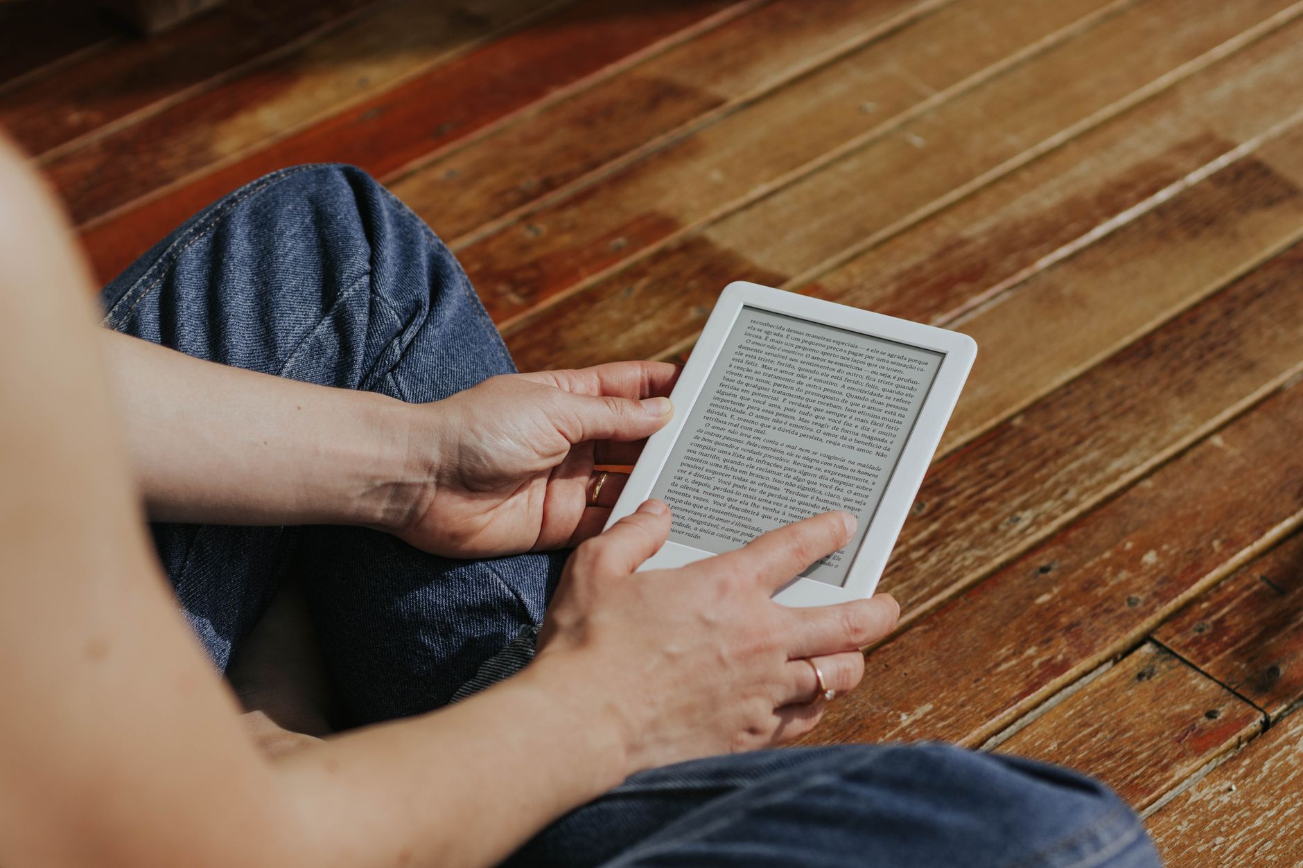 E-Ink Notebooks vs Tablets: Which Should You Buy?
