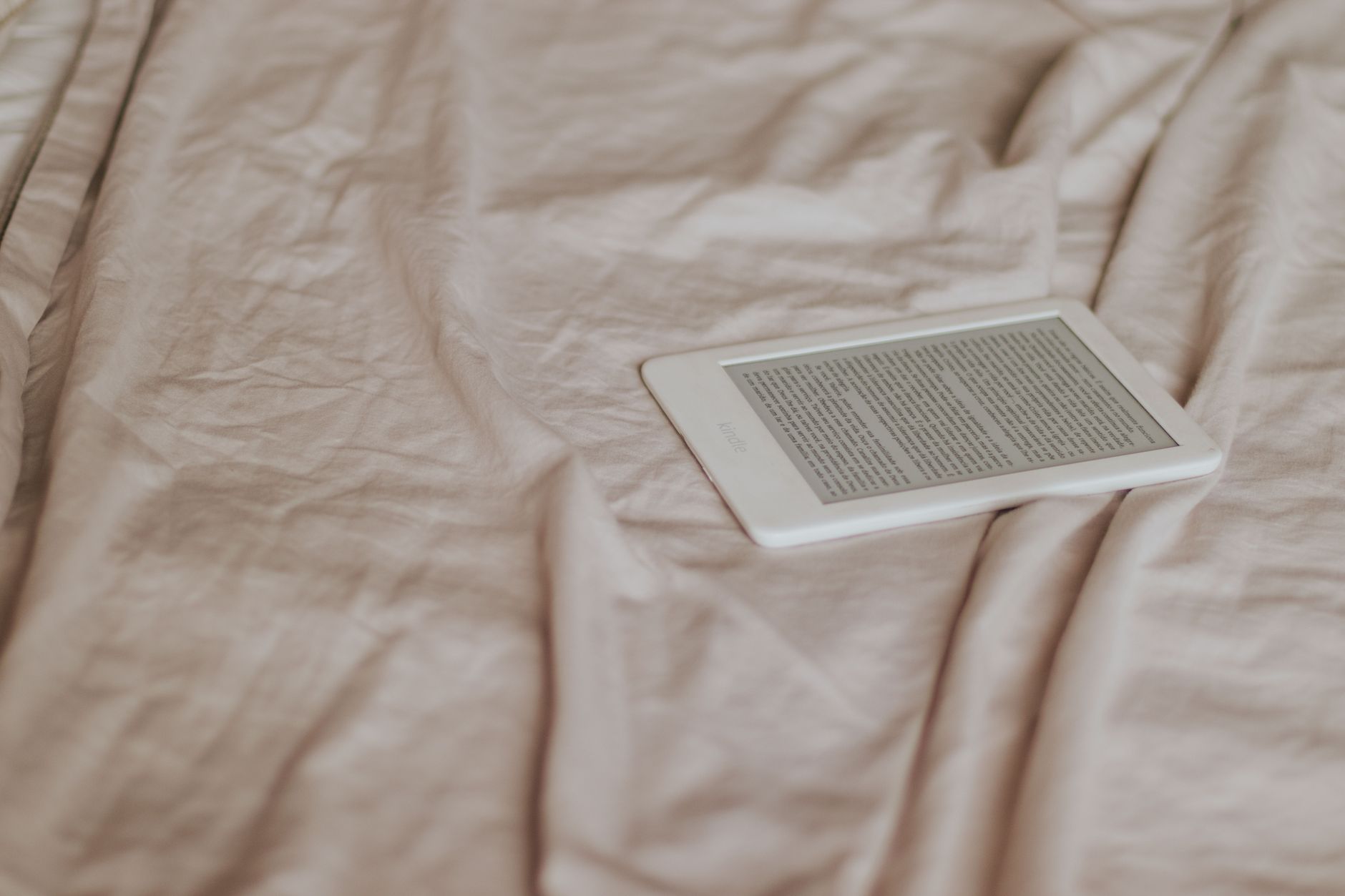how to choose the best iPad mini vs Kindle Paperwhite