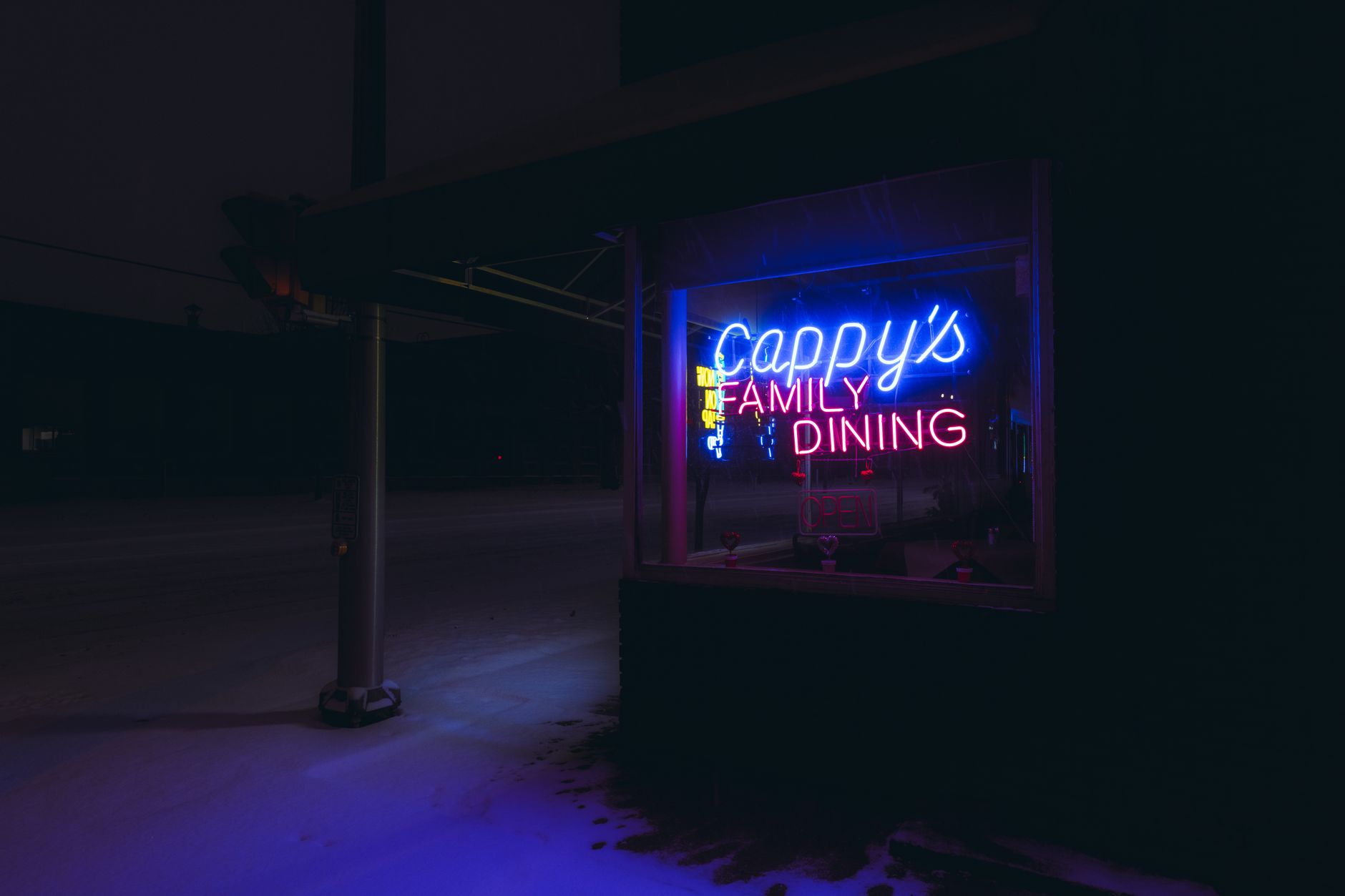 Regional Dining Chain Shuts 28 Locations Amid Widespread Industry Consolidation