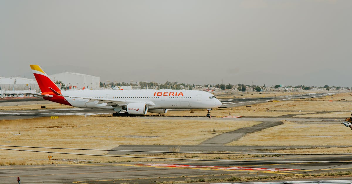 Iberia abre un proceso de ajuste voluntario para adaptar su plantilla al plan de vuelo 2030 Iberia abre un proceso de ajuste voluntario para adaptar su plantilla al plan de vuelo 2030