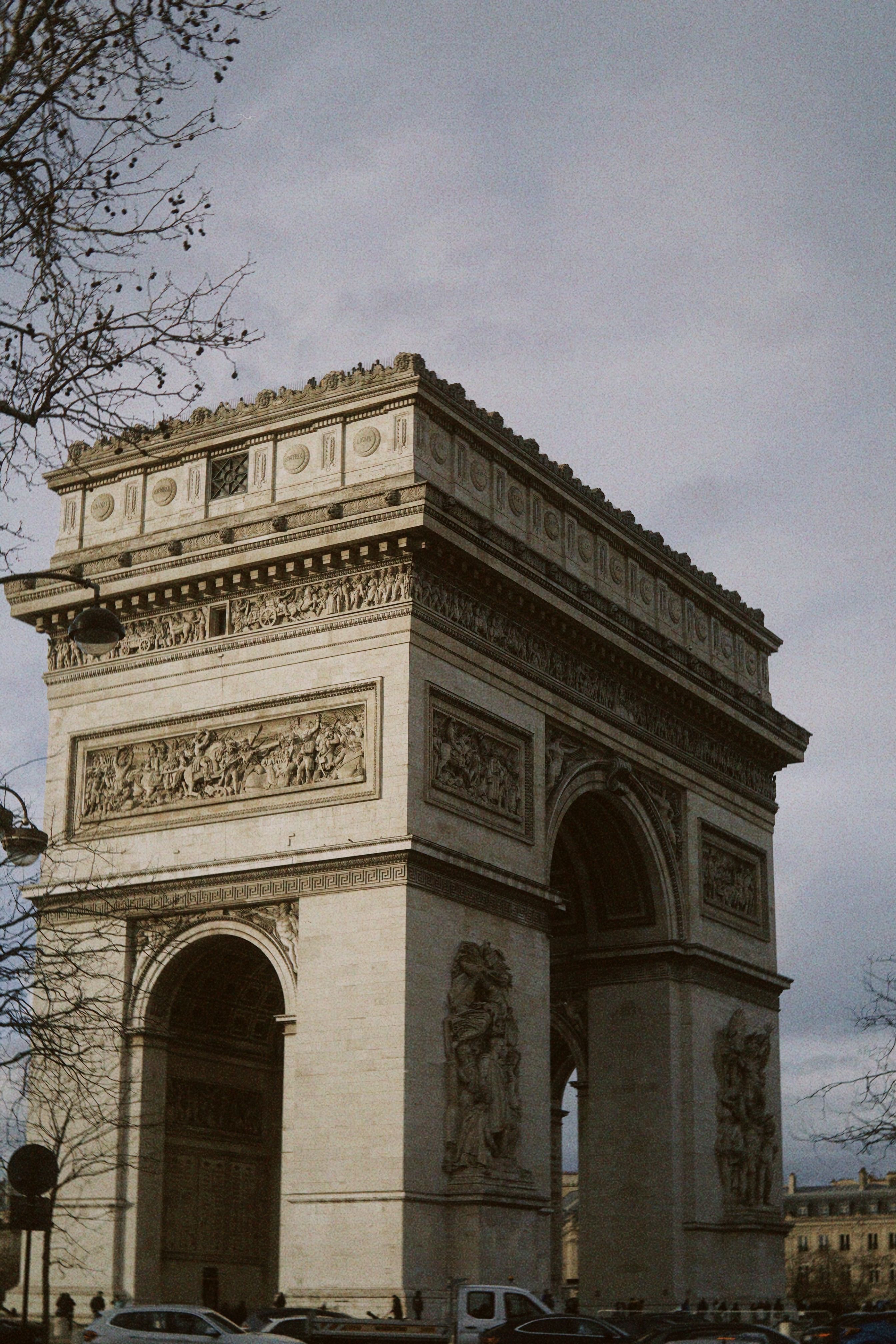 Majestic View of Arc de Triomphe in Paris · Free Stock Photo