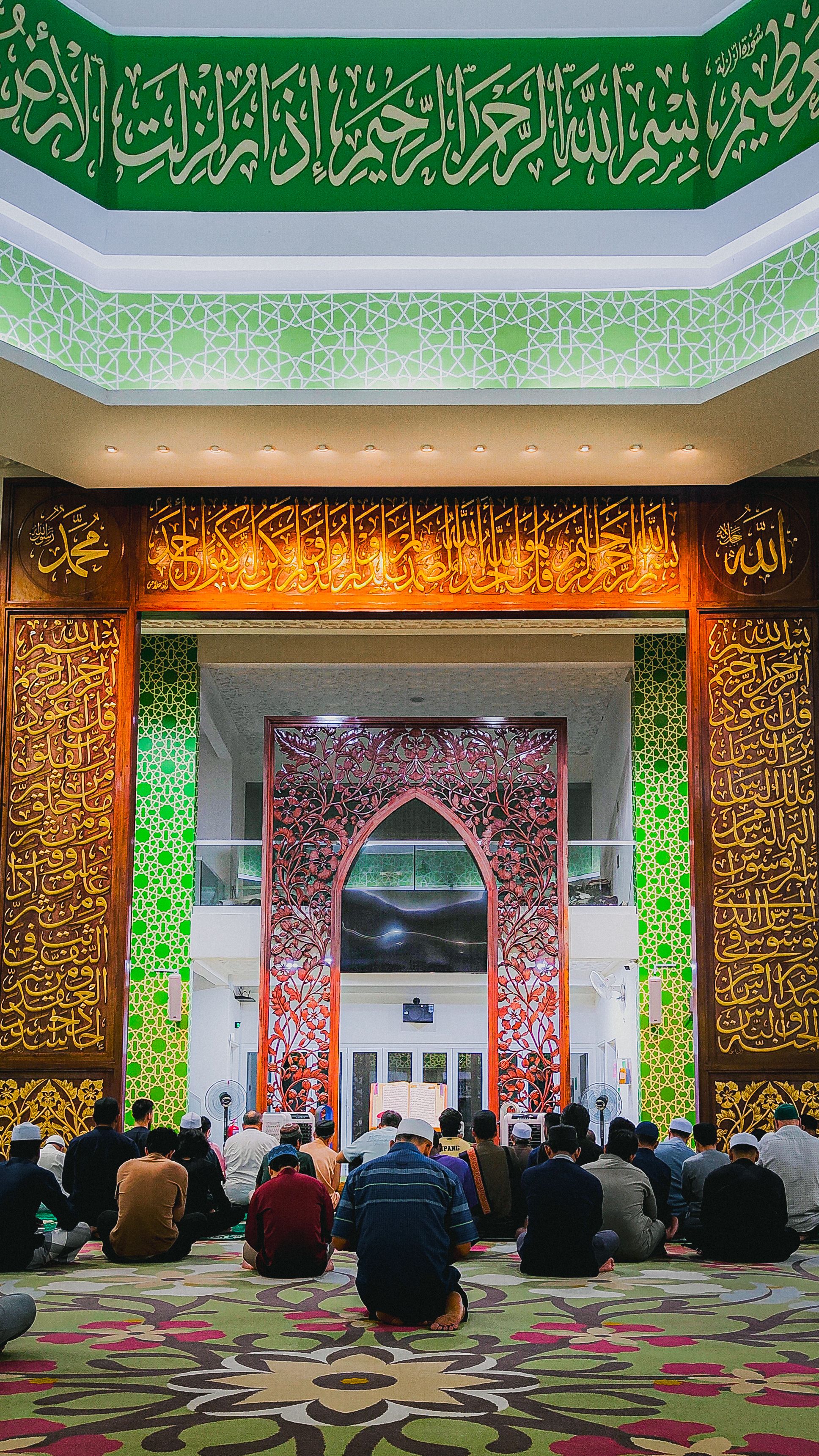 Kerangka Khutbah Jumat: Berbakti kepada Kedua Orang Tua