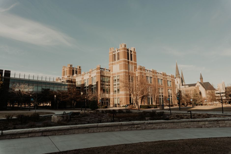 University of Washington: Complete Guide to Admissions, Programs & Campus Life