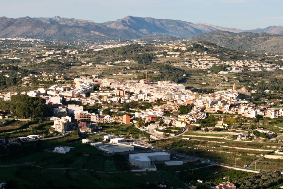 Vista aérea del pintoresco pueblo de Benitachell en la Comunidad Valenciana, España.