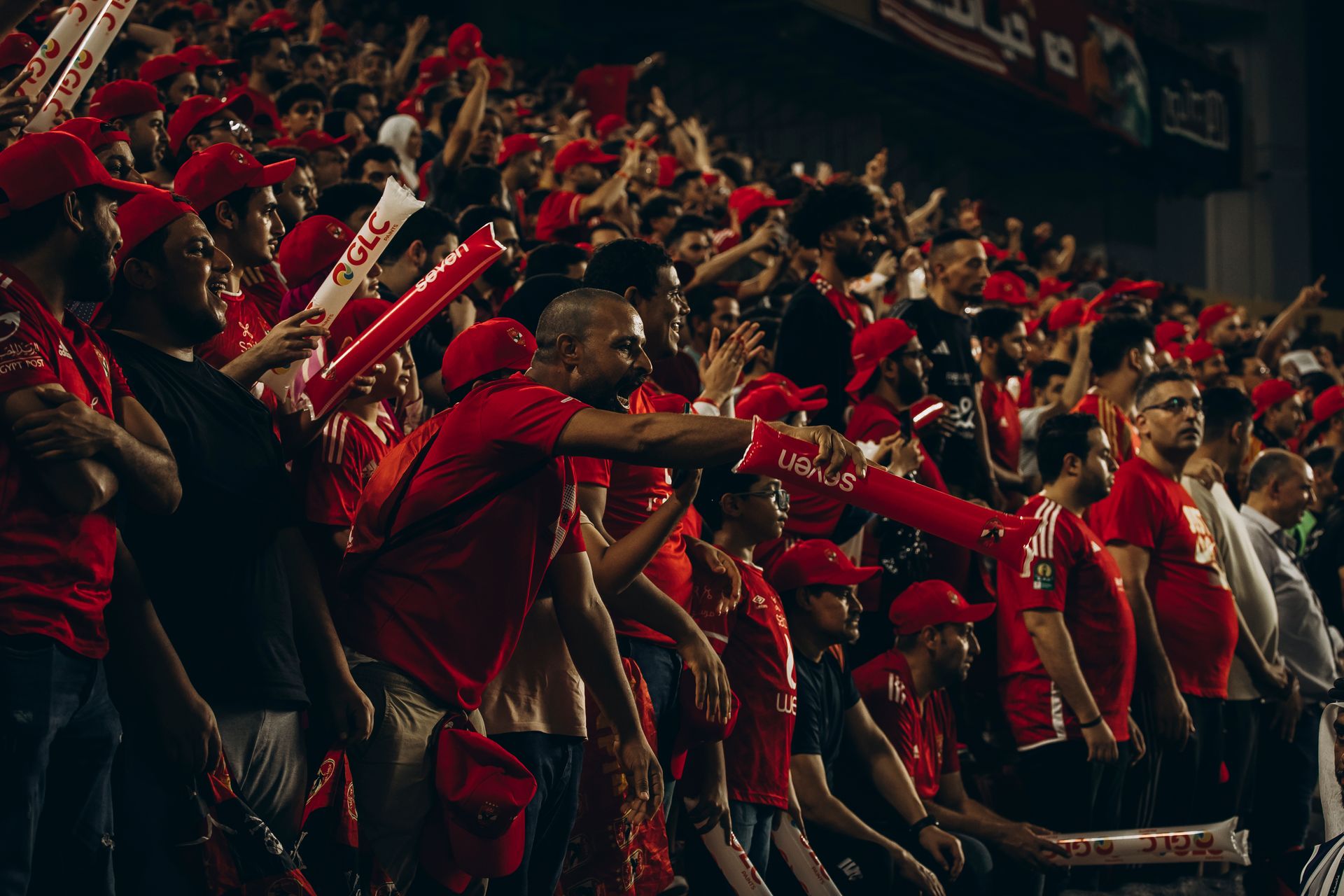 Torcida comemorando gol no estadio
