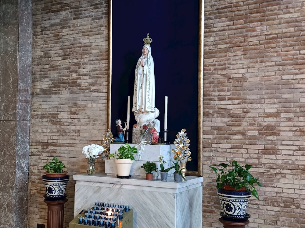 altar lateral de la parroquia