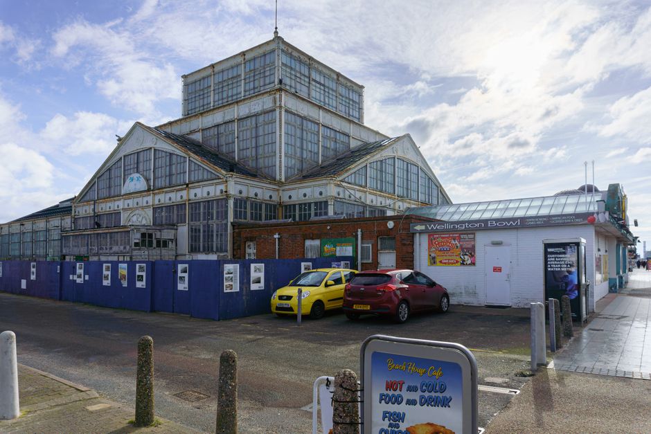 Great Yarmouth Wellington Pier — view 1