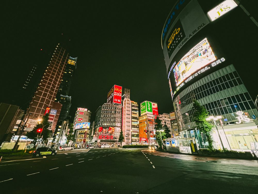 Vibrant Nightlife in Shinjuku, Tokyo · Free Stock Photo