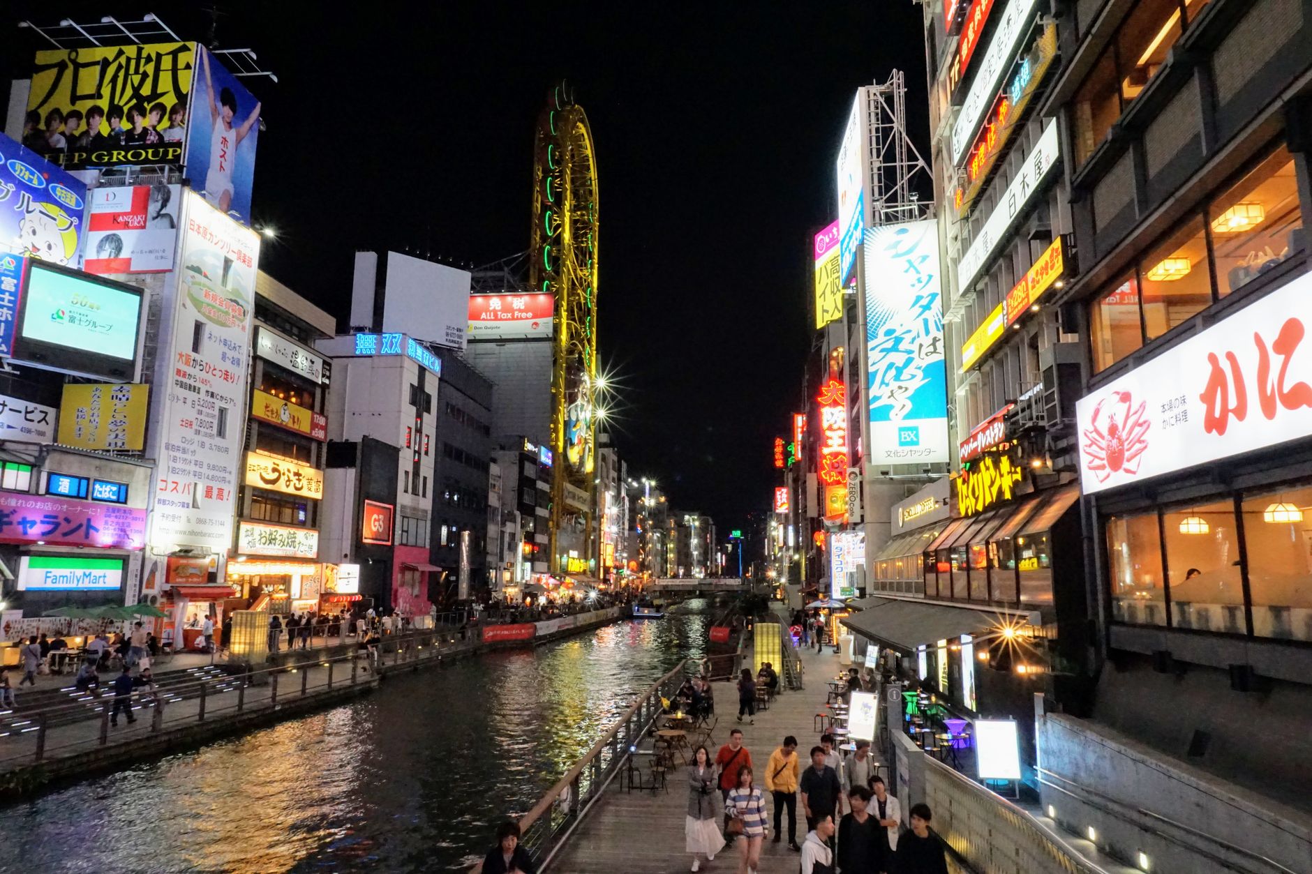 道頓堀で食べ歩きが楽しい理由