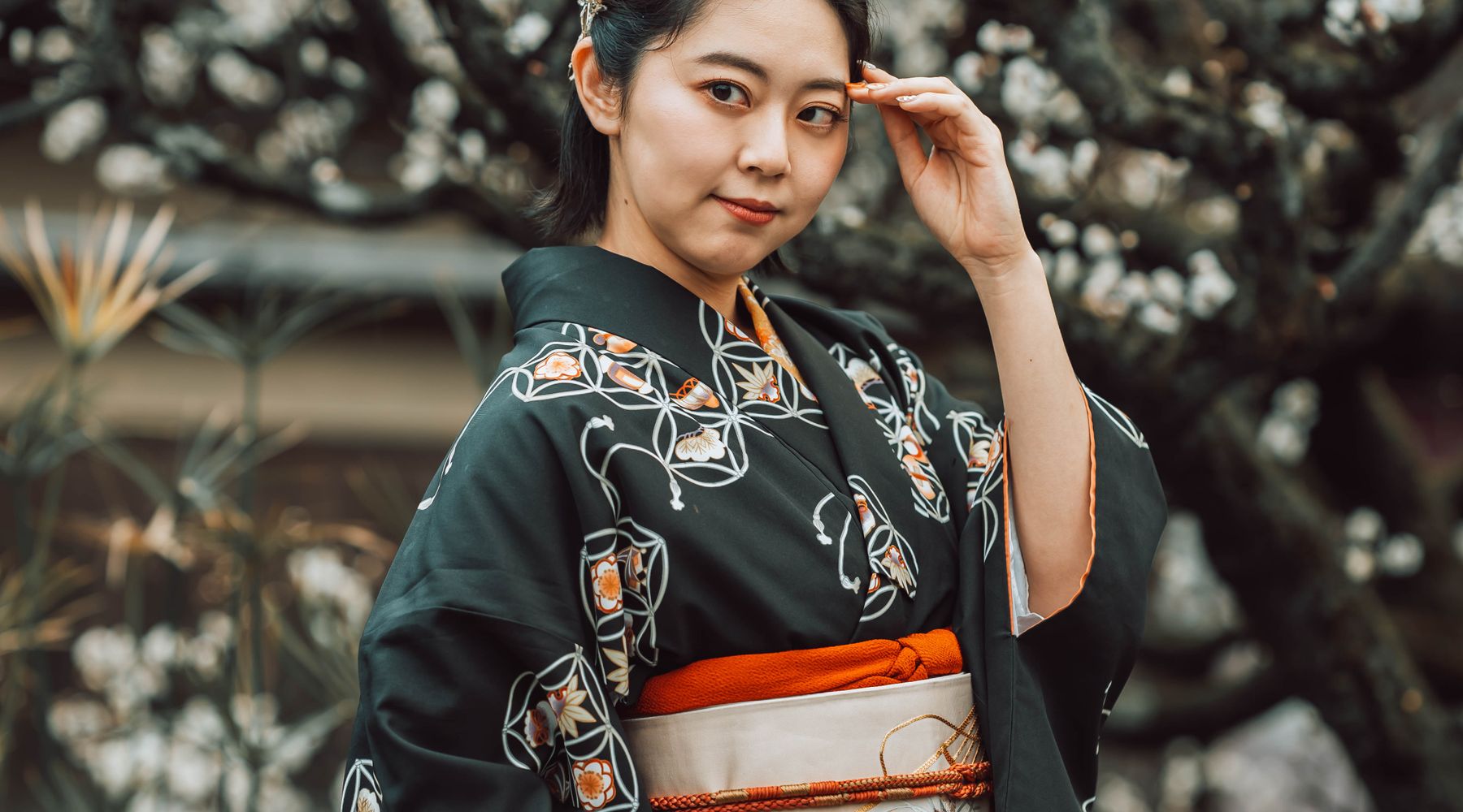 地元の魅力を紹介する日本人ライバー(イメージ)