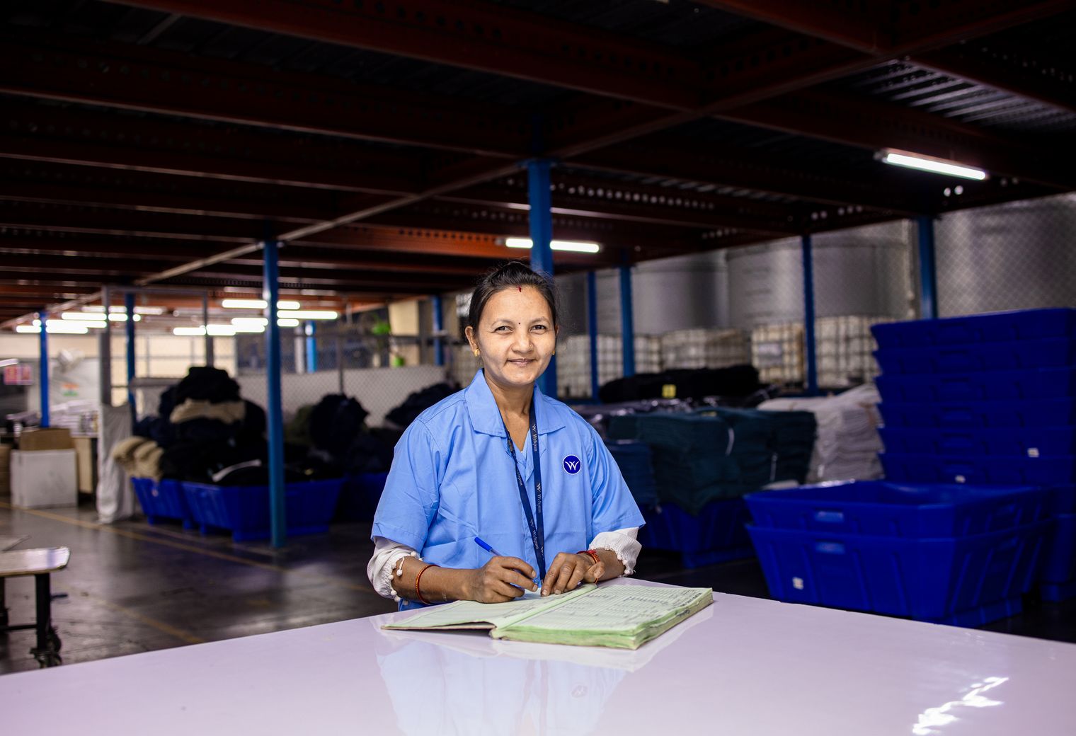 Bardwell — professional packers wrapping and boxing belongings