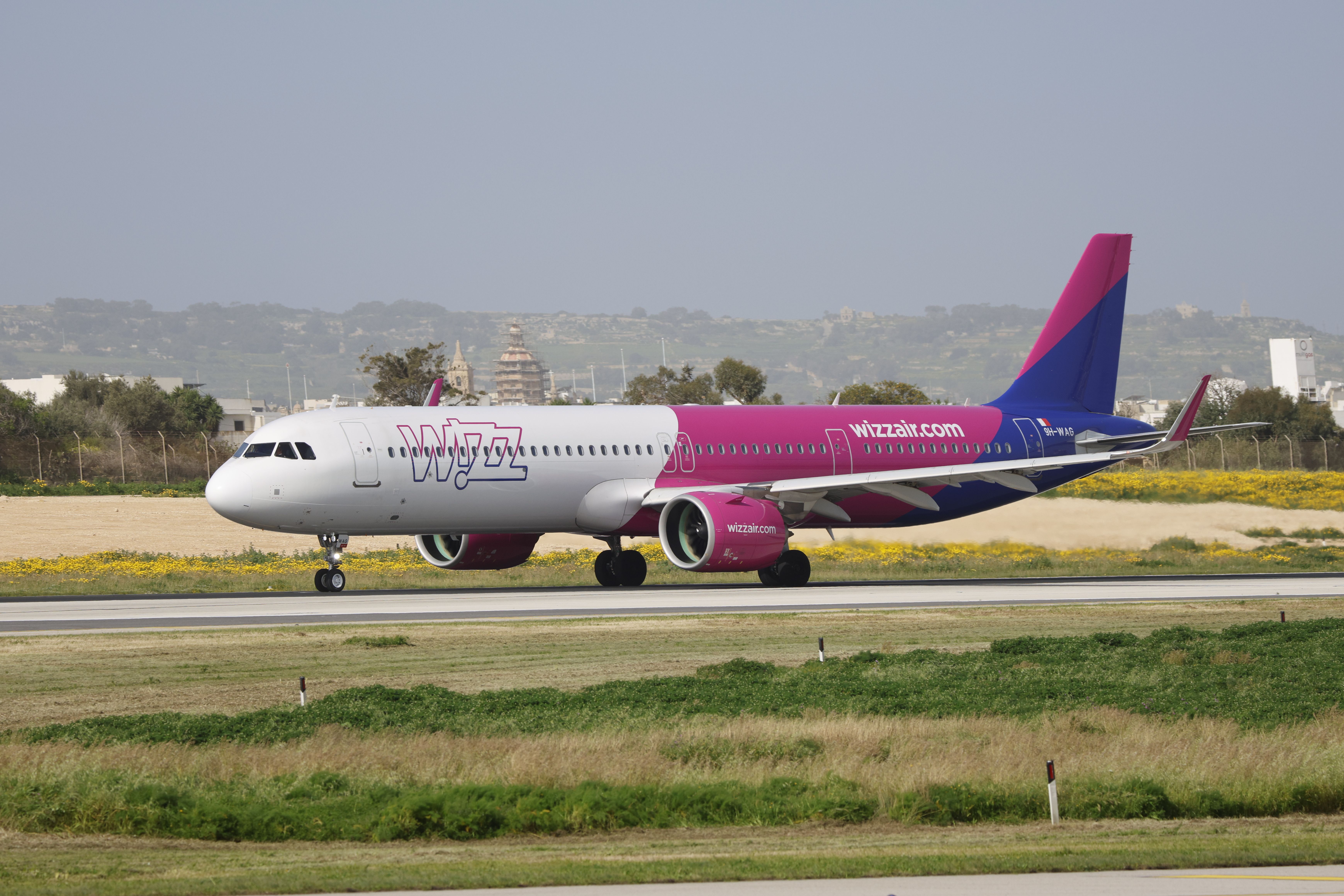 Wizz Air's Middle East Gamble Backfires: Short Sellers Pounce