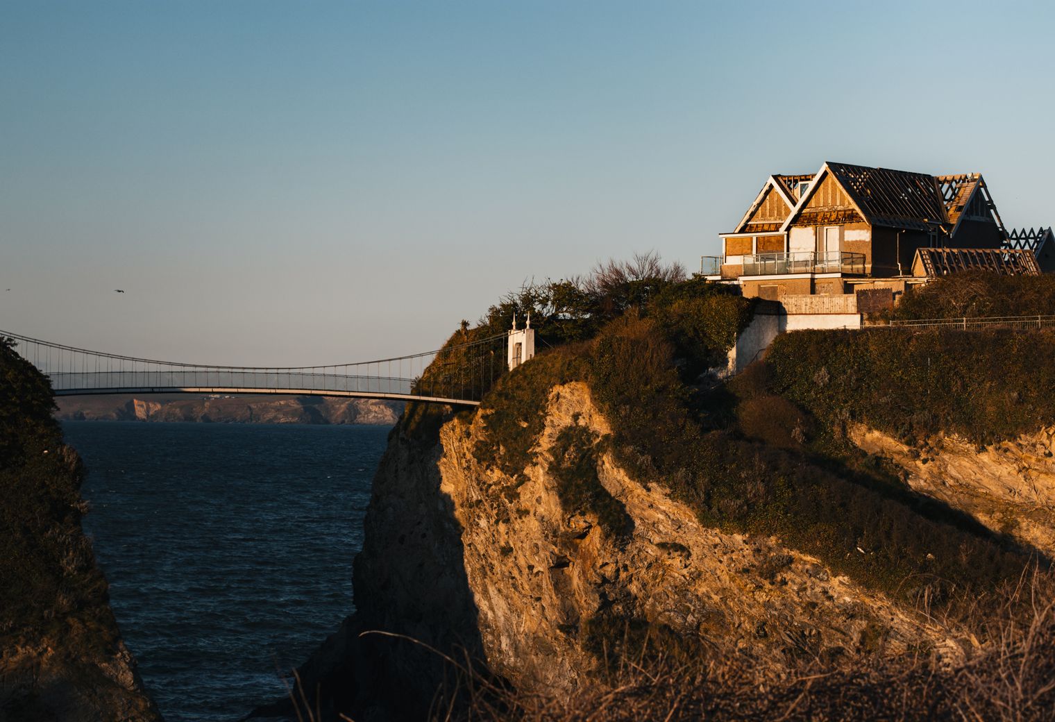 Streatham — professional movers carrying furniture on a house move
