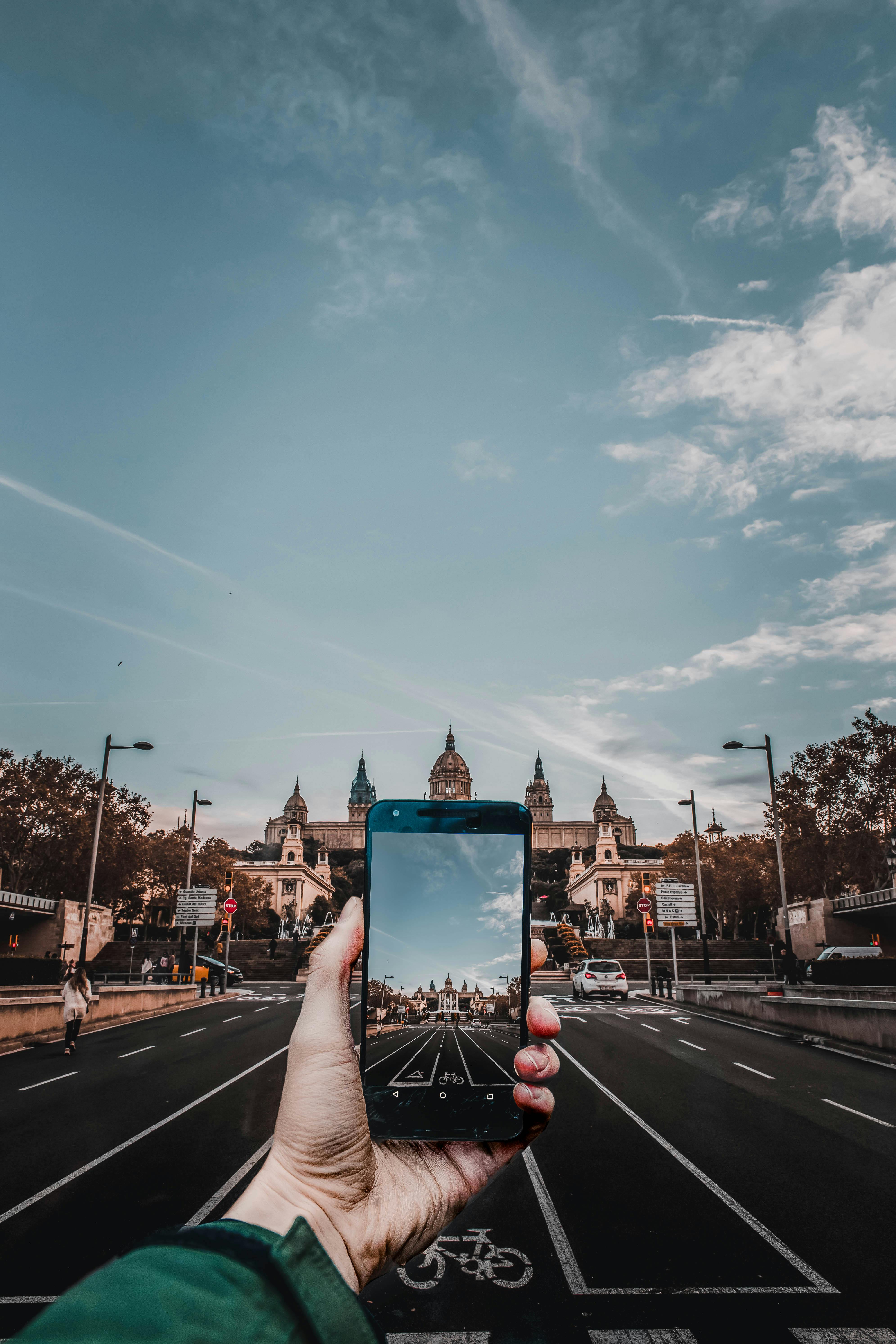 一部手机拍下了巴塞罗那国家艺术博物馆令人惊叹的外观