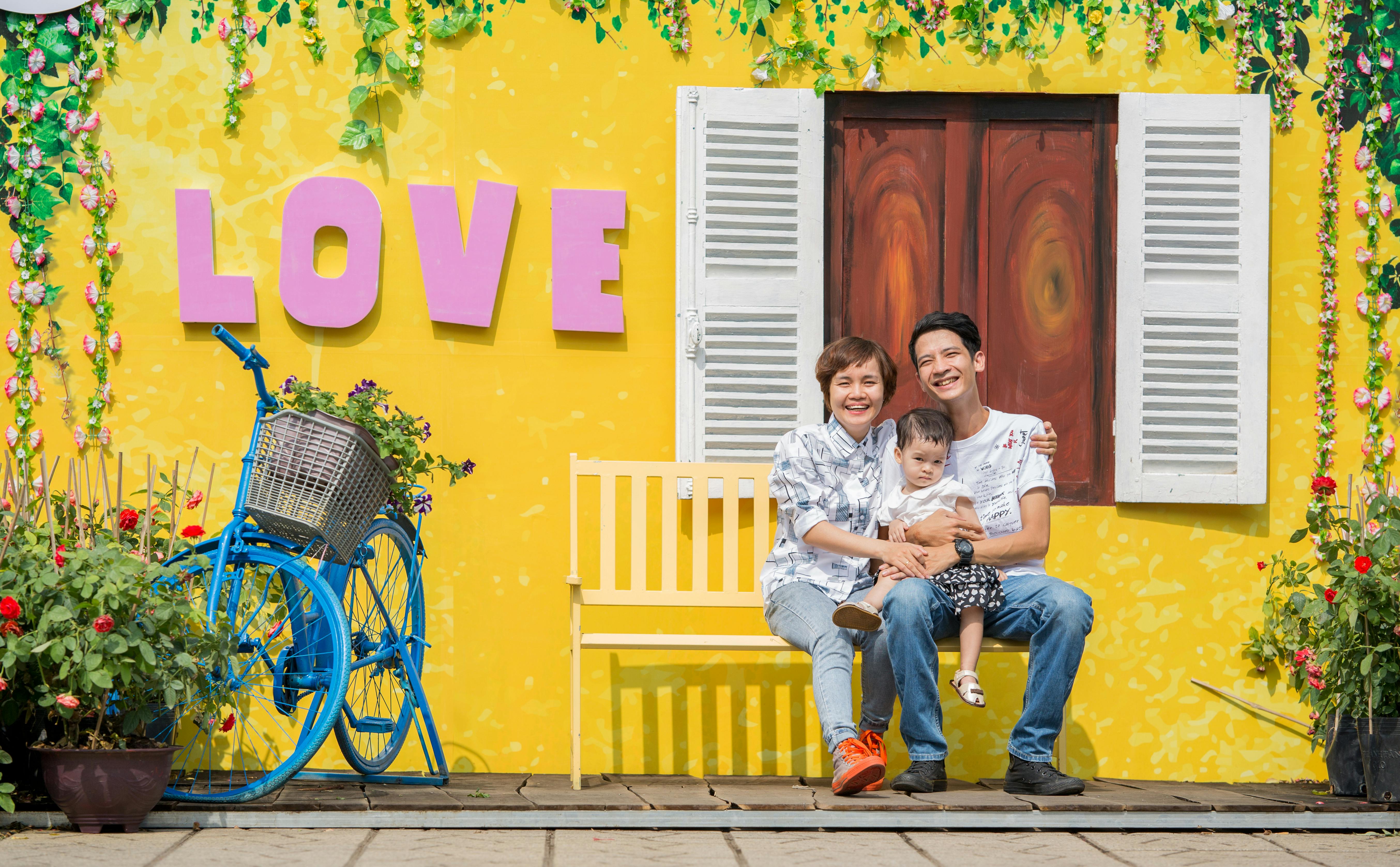 family travel, family traveller live, family travel insurance, family travel tips, family travel hacks, family travel tours, 