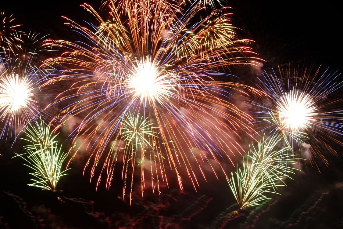 Spectacular Night Fireworks Display · Free Stock Photo