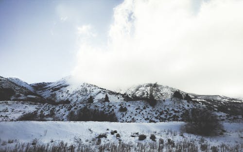 bulutlar, dağ, doğa içeren Ücretsiz stok fotoğraf