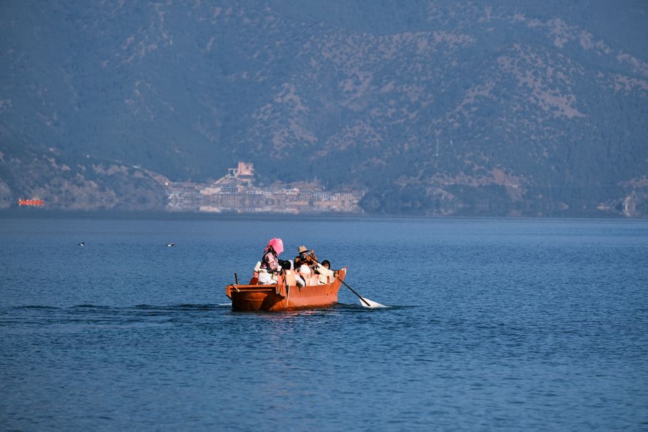 Lugu Lake Sichuan — Accommodation at Lugu Lake