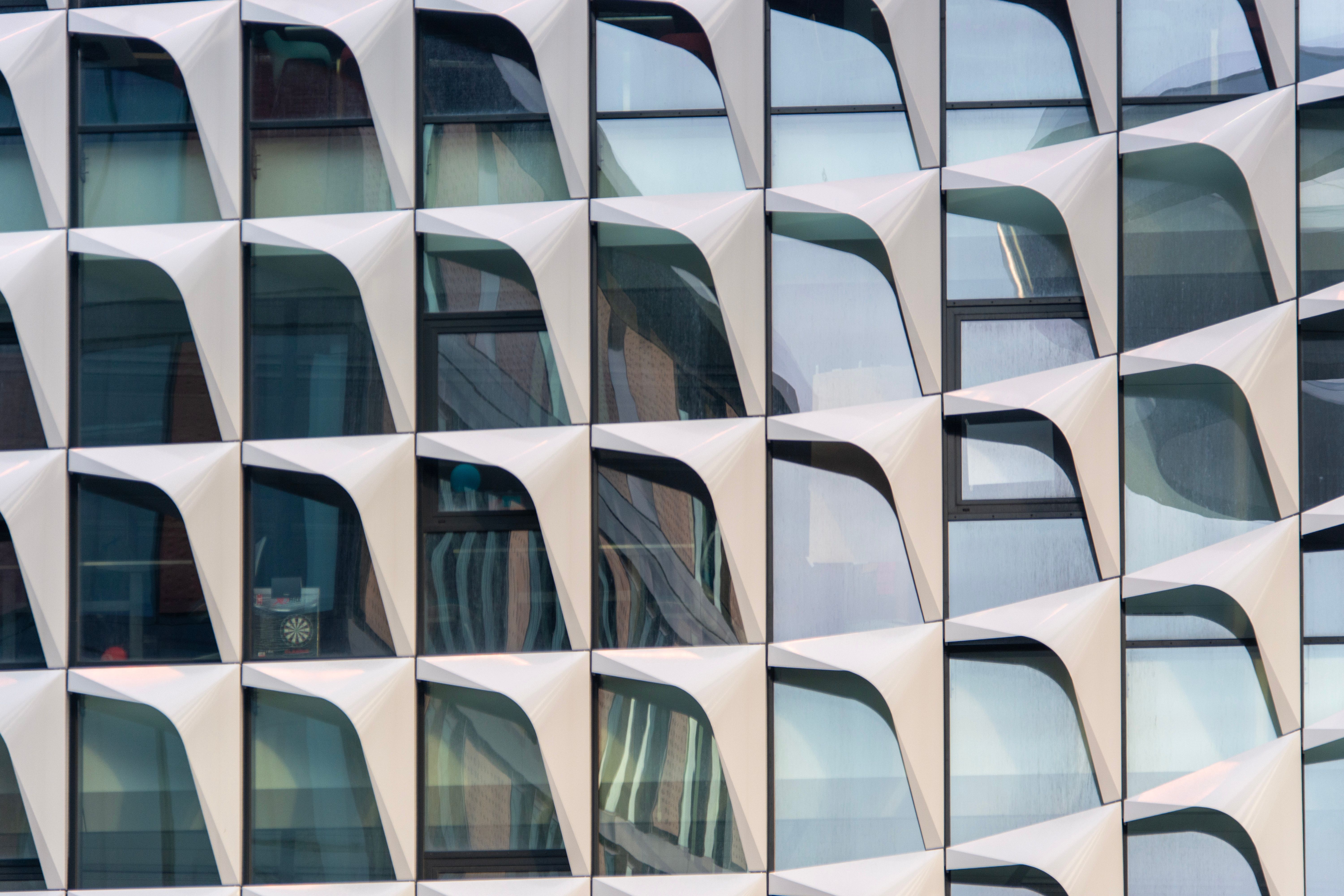 See the Provinciehuis and Herculesplein architecture