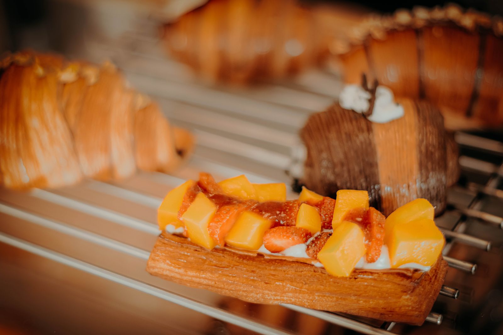Entremets de saison au glaçage brillant