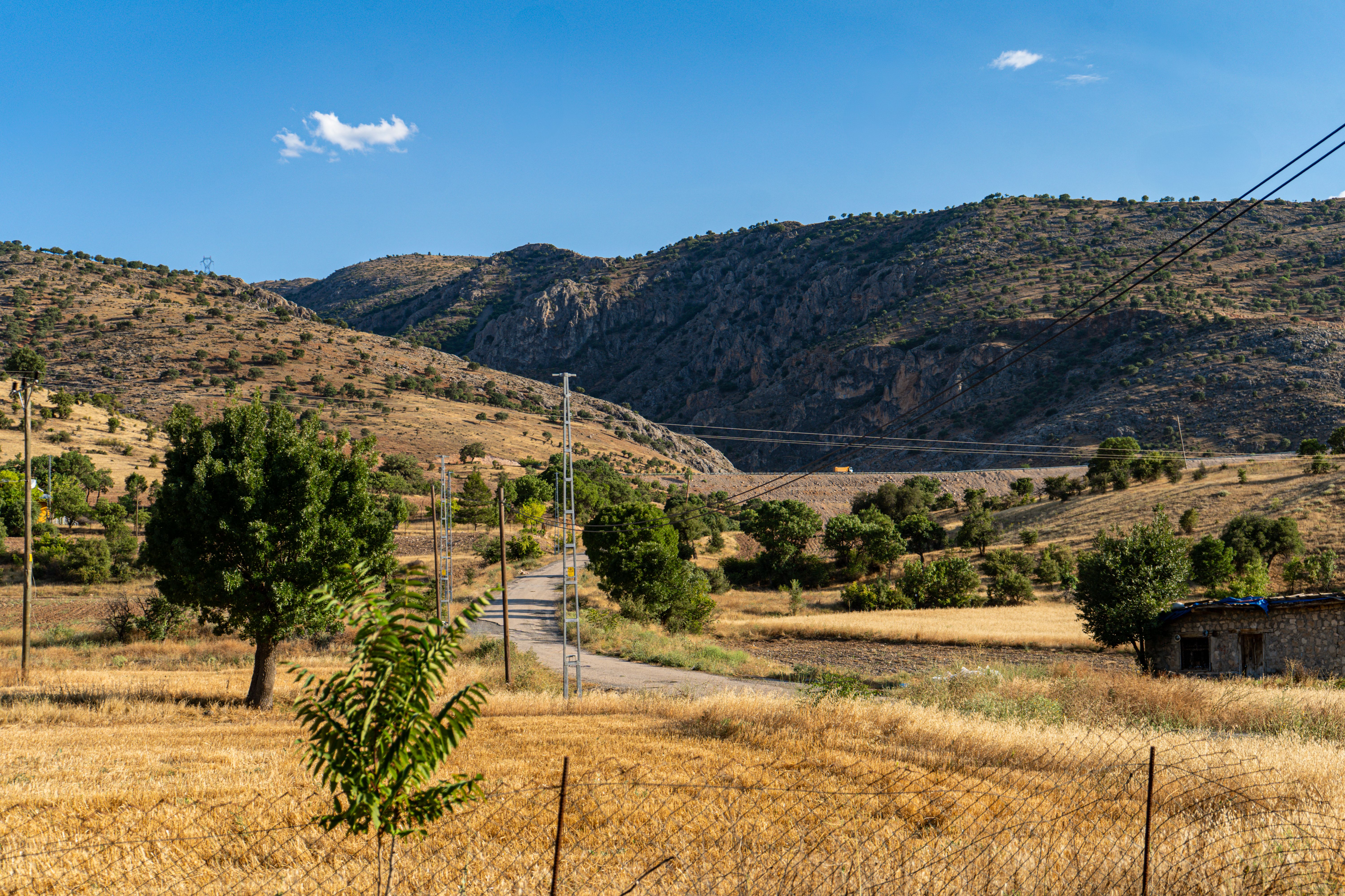 scenic-rural-landscape-in-kemaliye-turkey-free-stock-photo