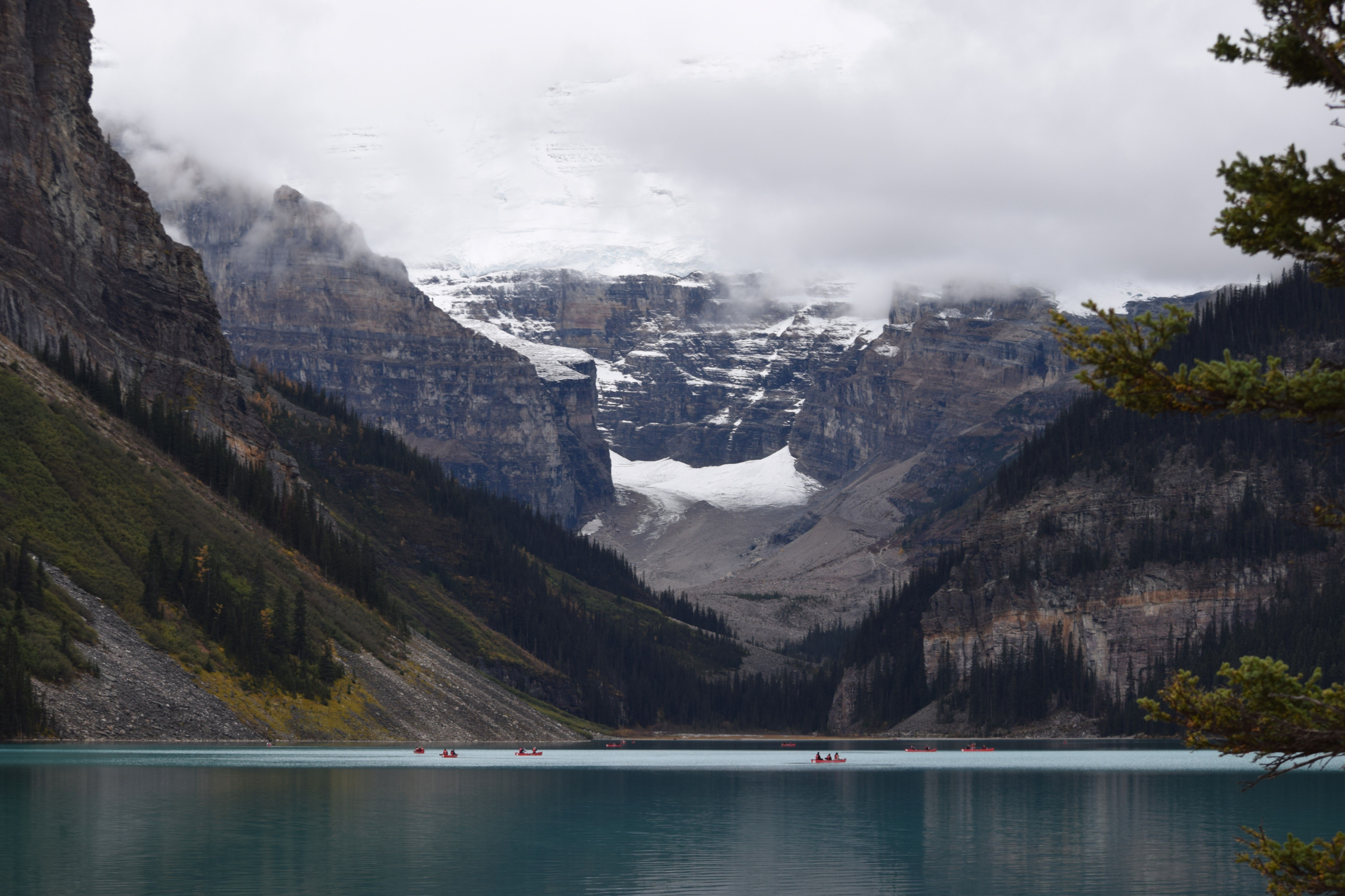 Stunning View of Lake Louise with Majestic Mountains · Free Stock Photo