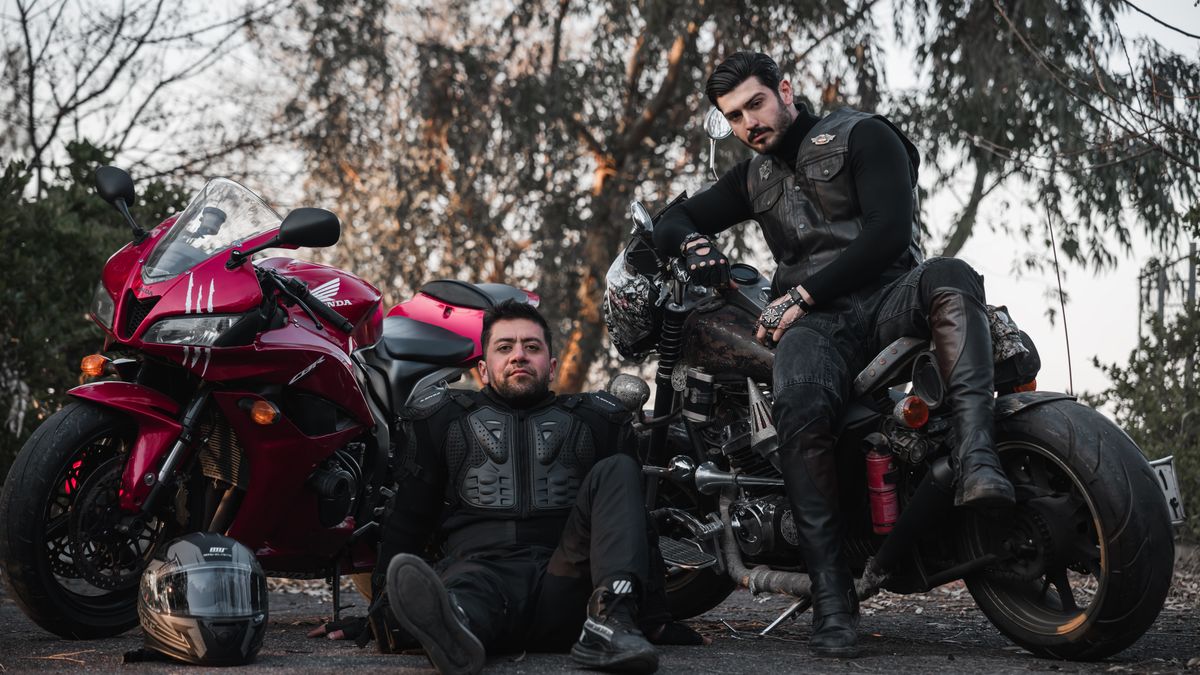 Accessoires indispensables pour les longs trajets en moto en 2026