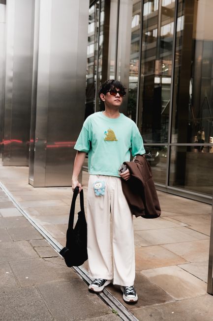 Hoy solo una camiseta mint y el look cambia por completo 💚 me gusta así de sencillo
#lookdeldia #modadiaria #mint #tshirt