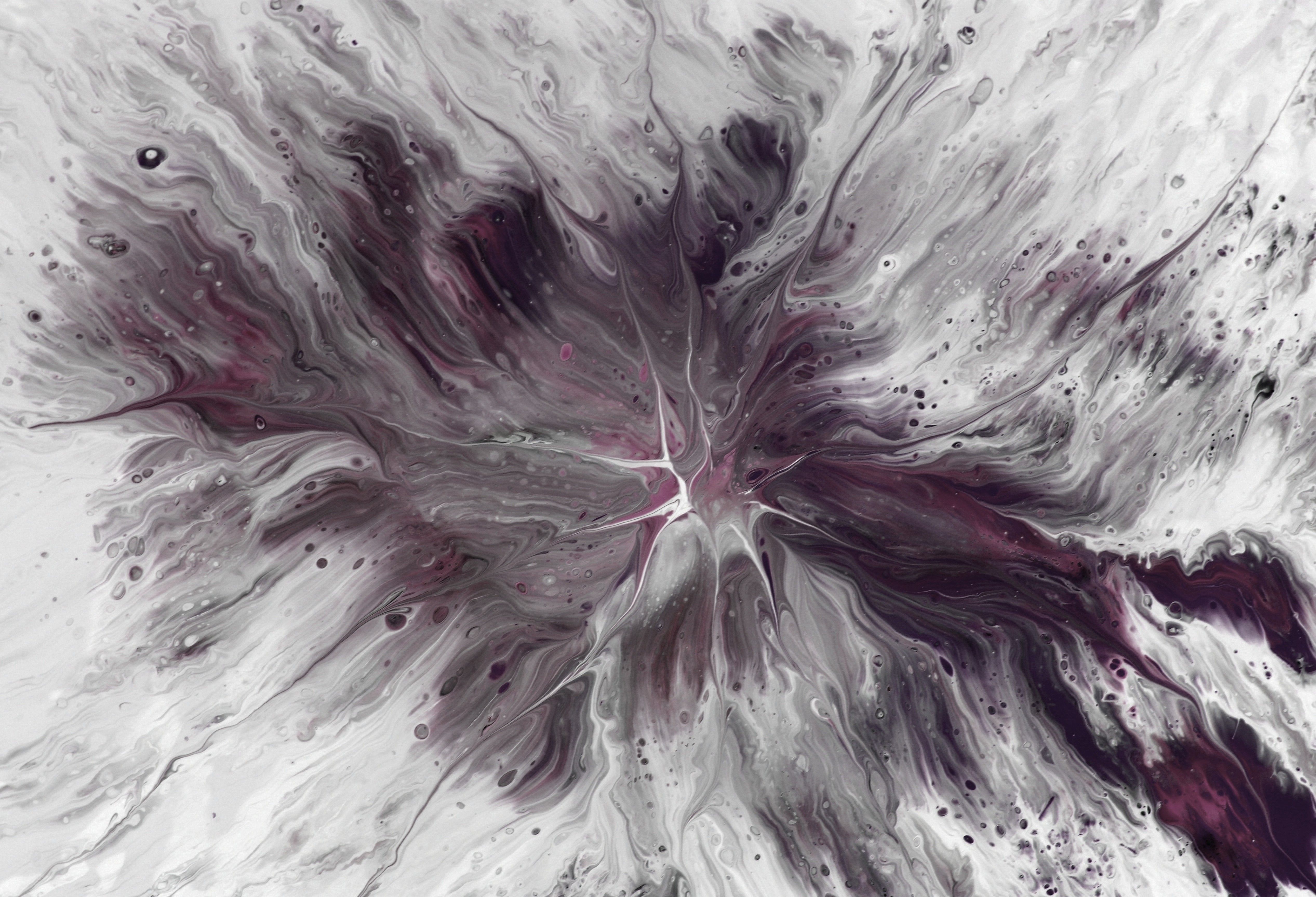 Abstract Fluid Art with Black and White Swirls · Free Stock Photo