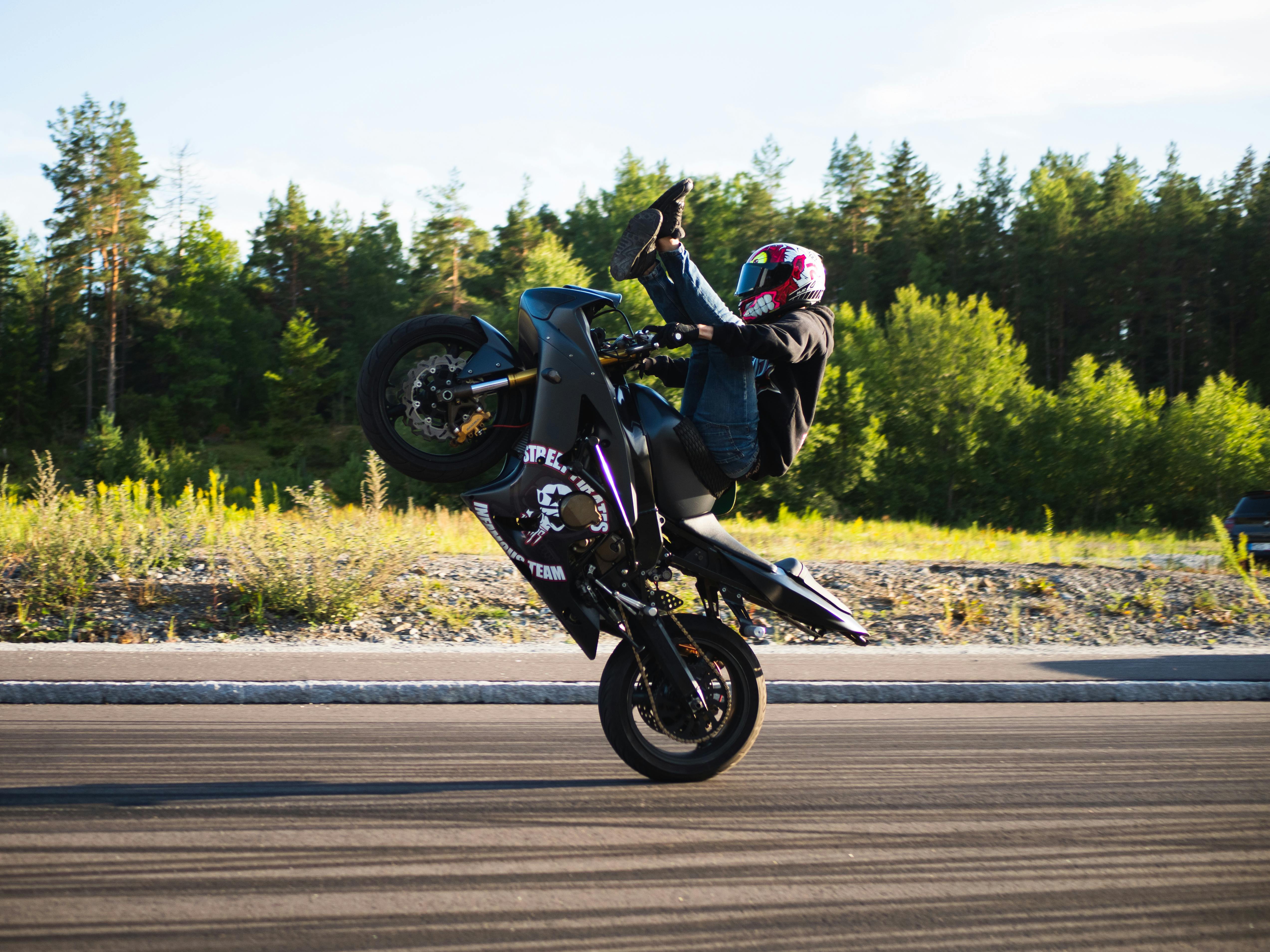 motorcycles & powersports s.r.o motorcycle & powersports review — Photo by M Tetri on Pexels
