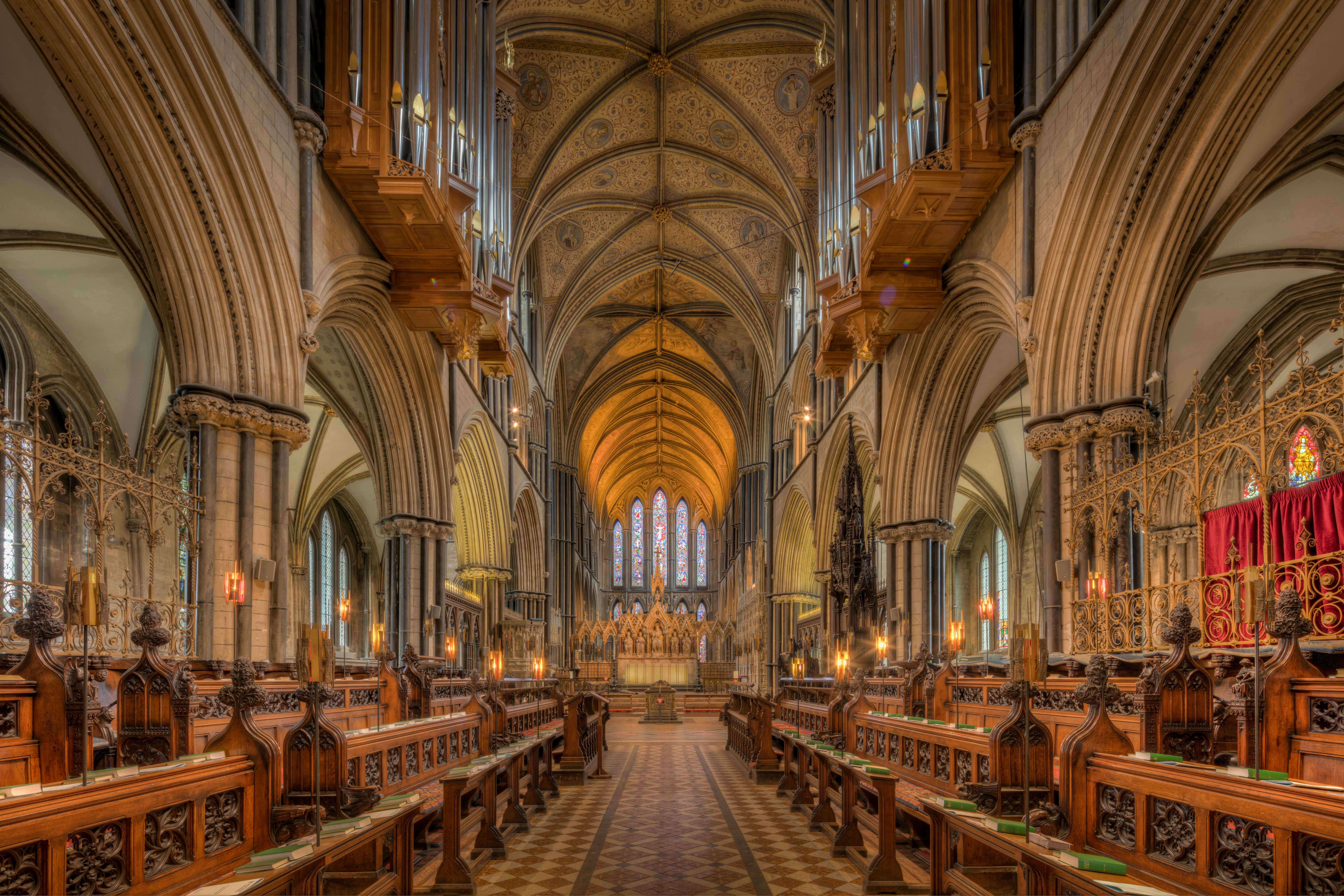 A breathtaking view of the ornate Gothic architecture inside Worcester Cathedral, England.