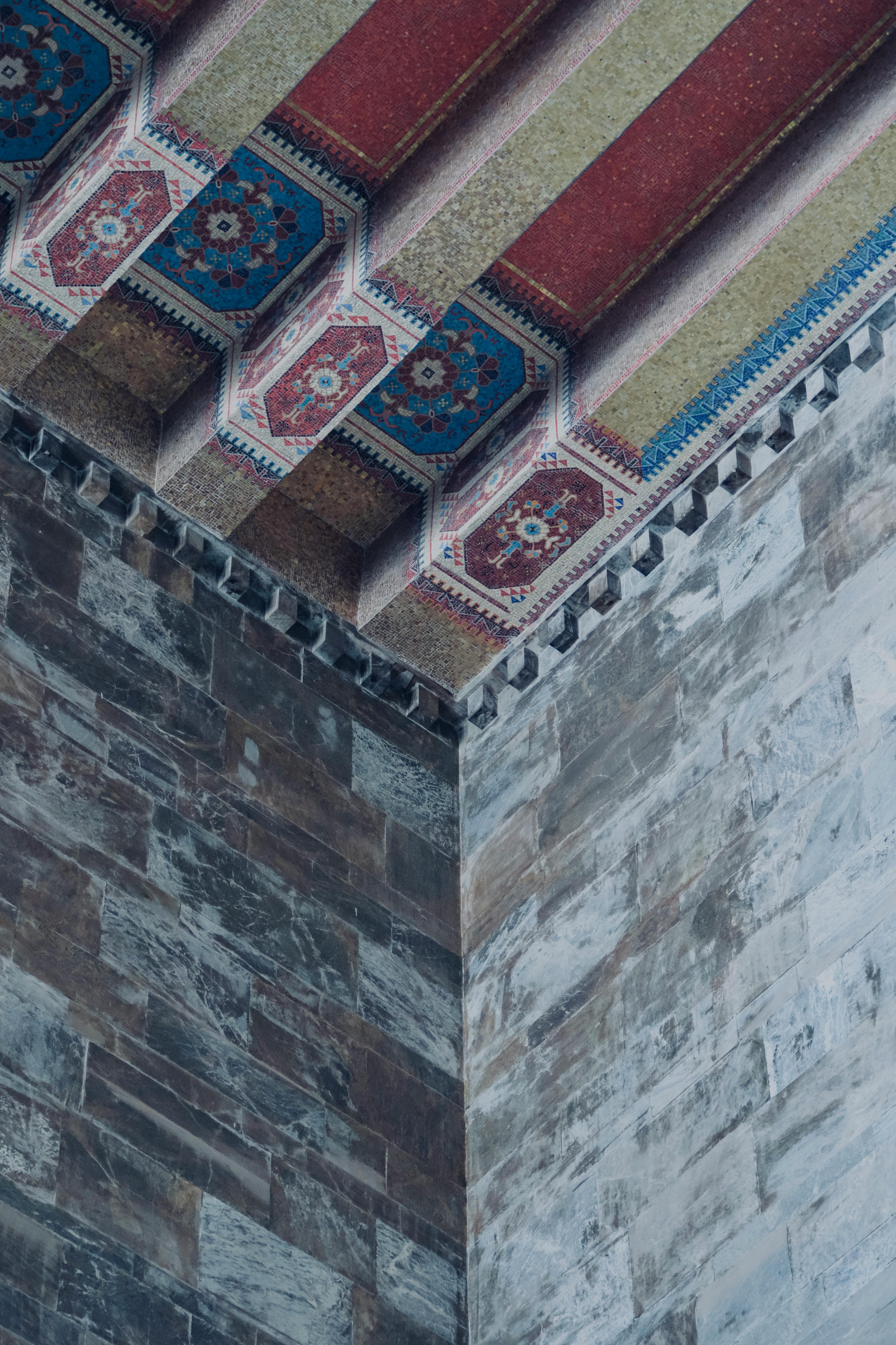 Detailed architectural ceiling design in Ankara reflecting Turkish artistry and craftsmanship.