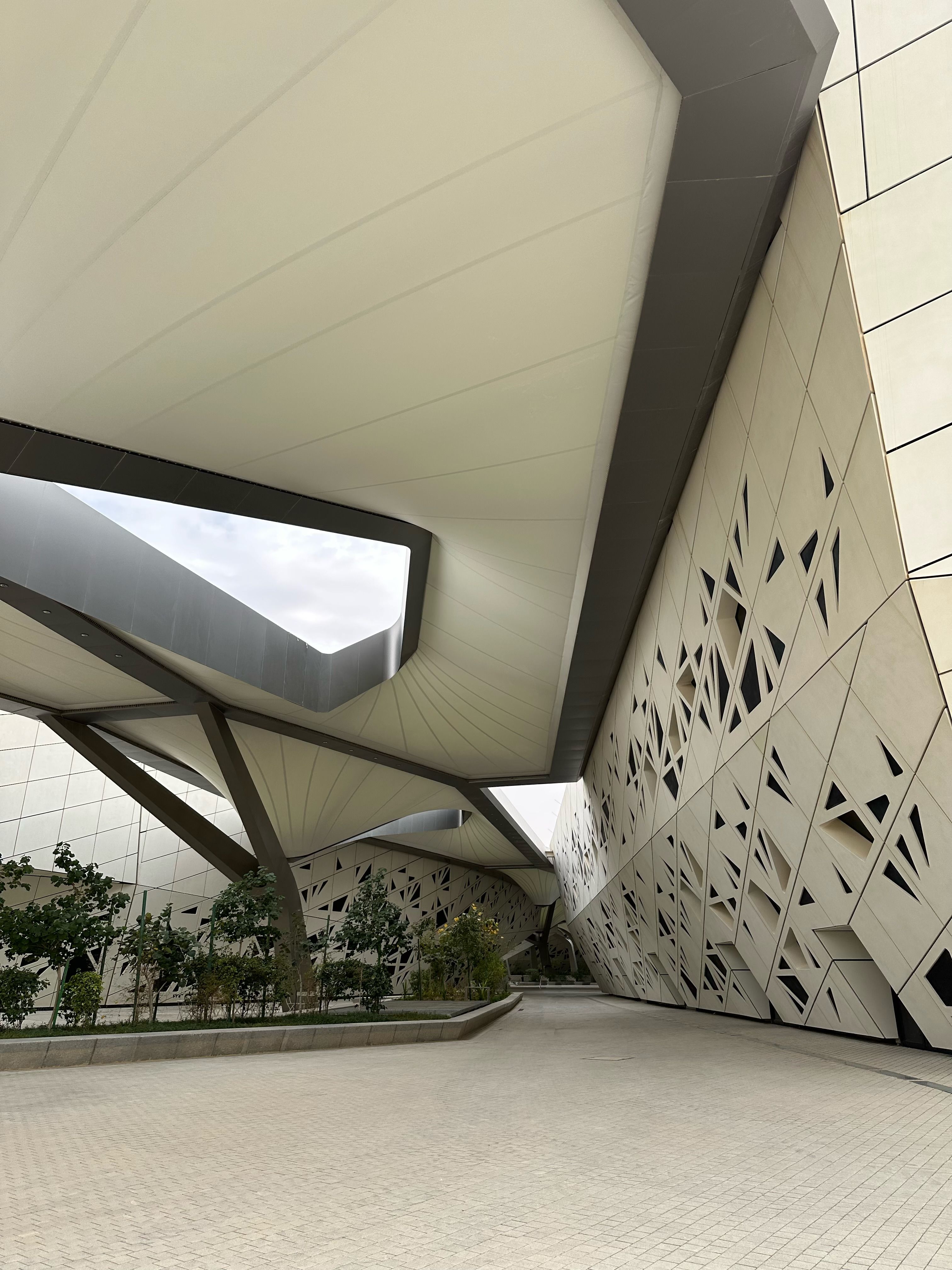 Modern Geometric Architecture Design · Free Stock Photo