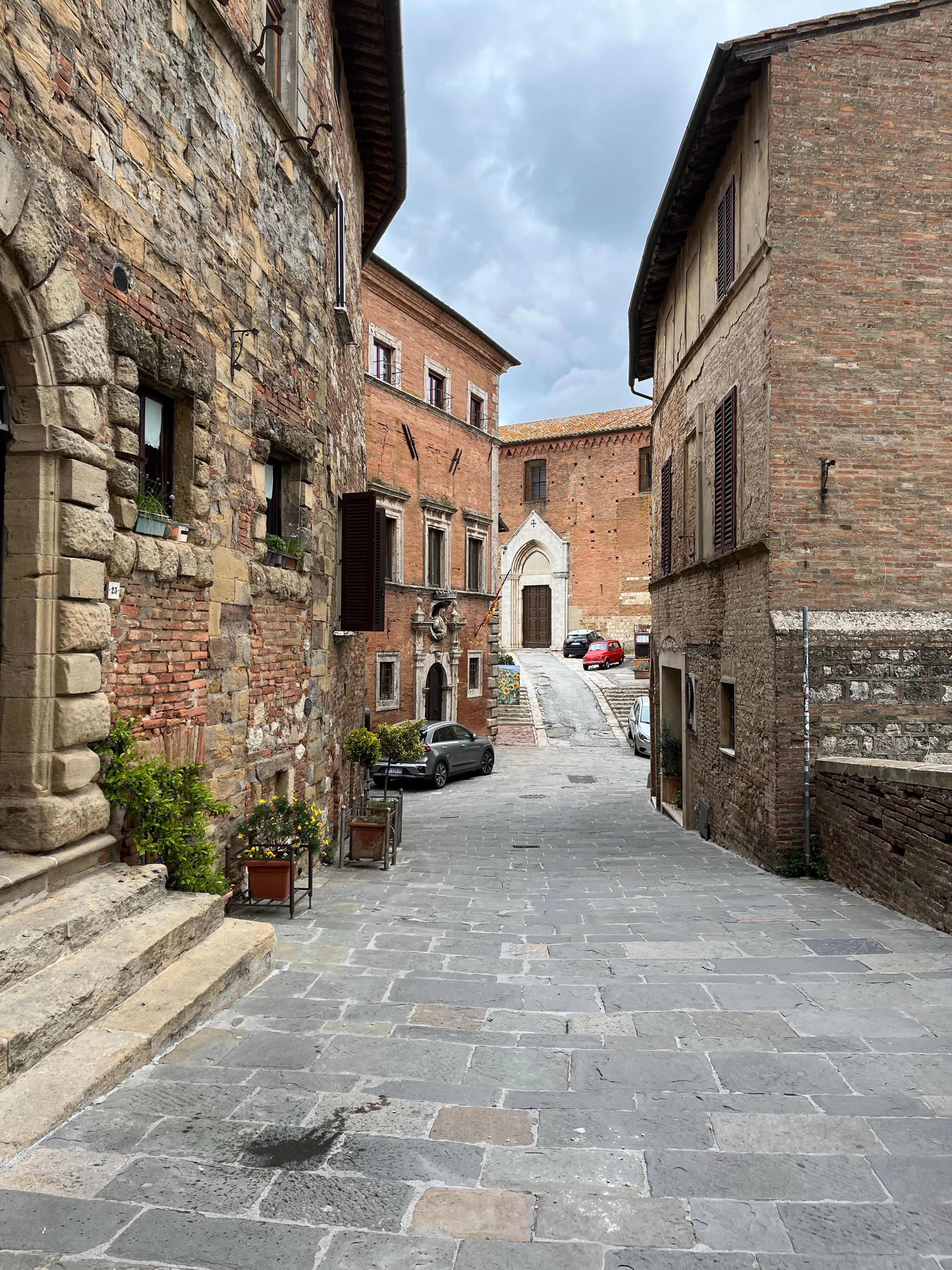 Charming Cobblestone Alley in Italian Village · Free Stock Photo