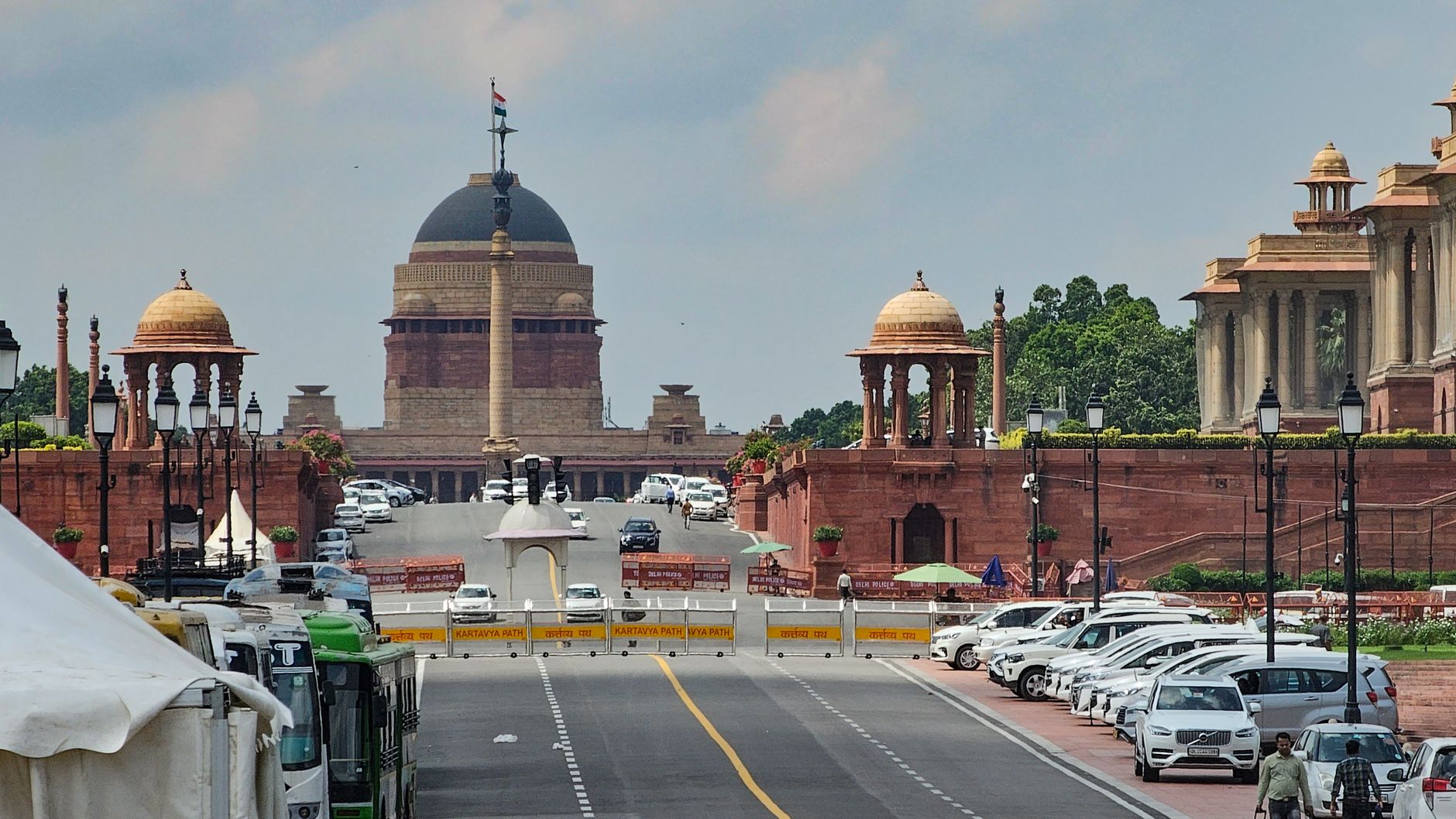 Xi Jinping arrive en Inde pour le sommet des BRICS, au cœur du conflit au Moyen-Orient