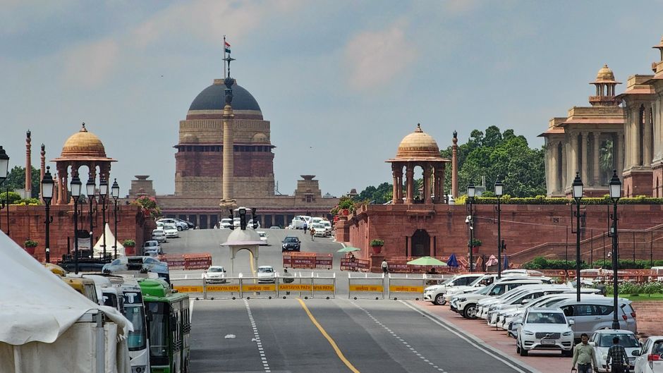 India's April-July fiscal deficit narrows to $47.81 bln, 26.8% of FY target
