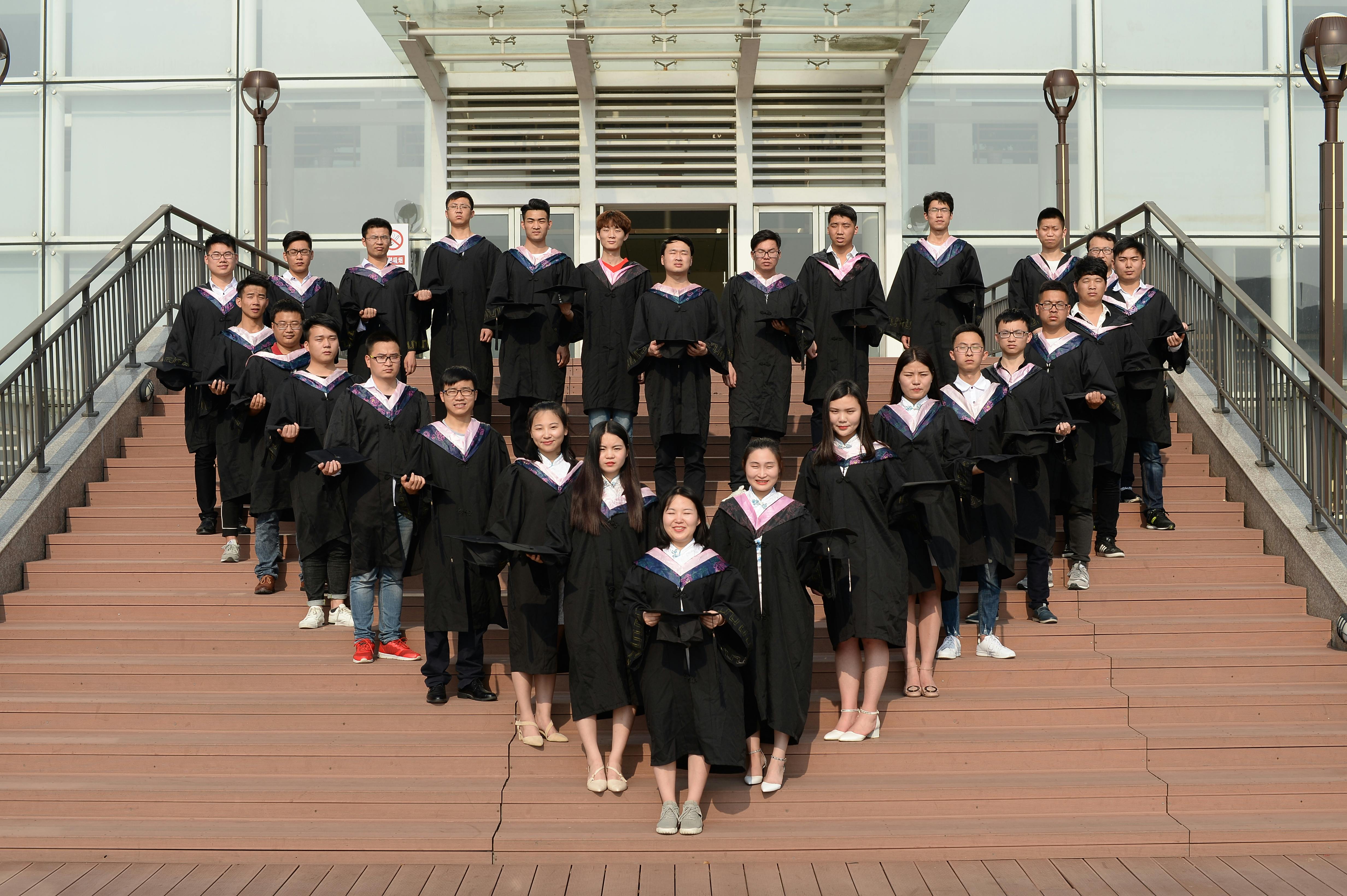 不當醫生！員中學霸選擇電資心理財經成熱門專業