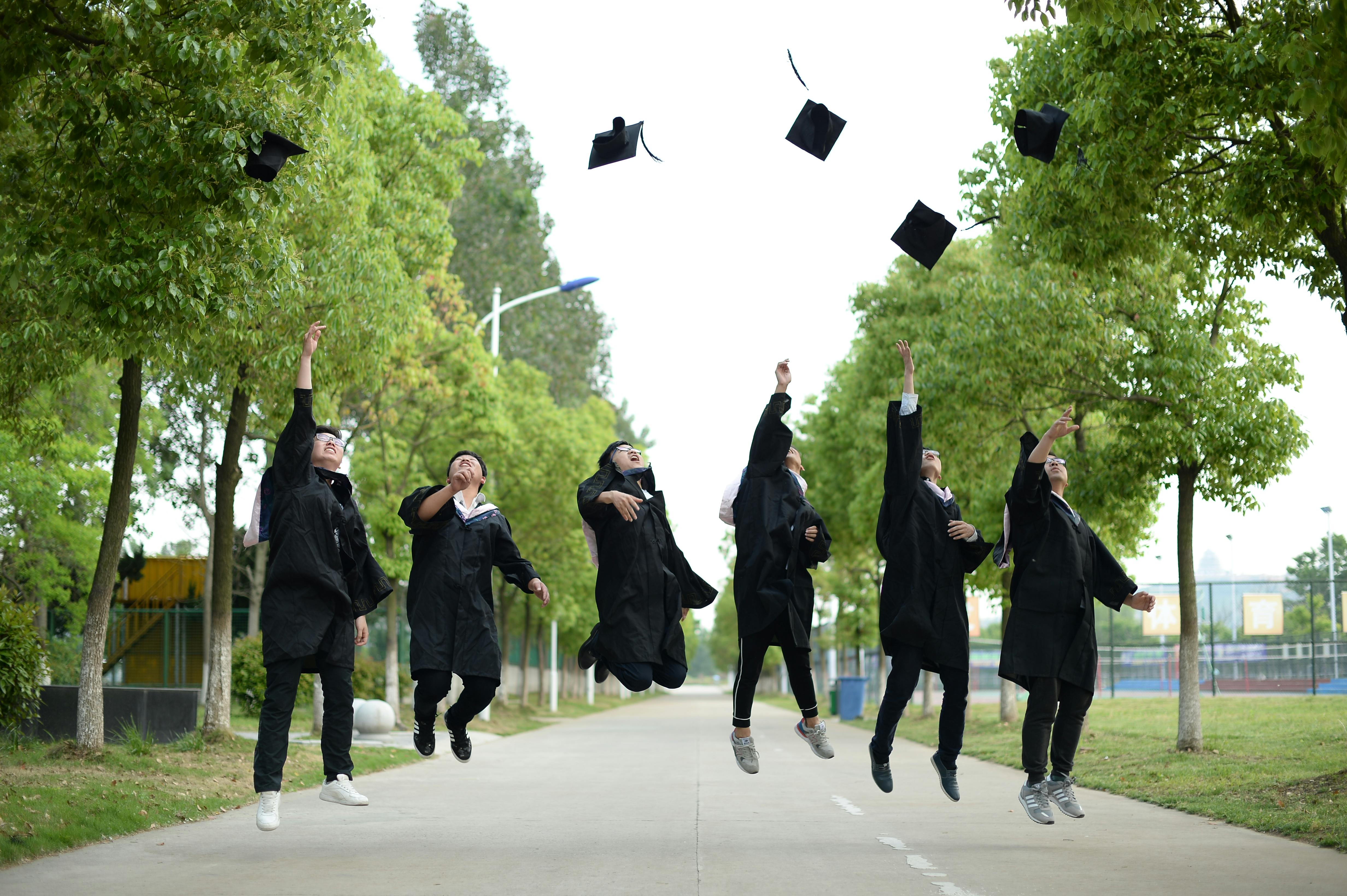 Level Up: 5 Free Certifications to Boost Your Graduate Résumé in 2025 — Photo by cero cero on Pexels
