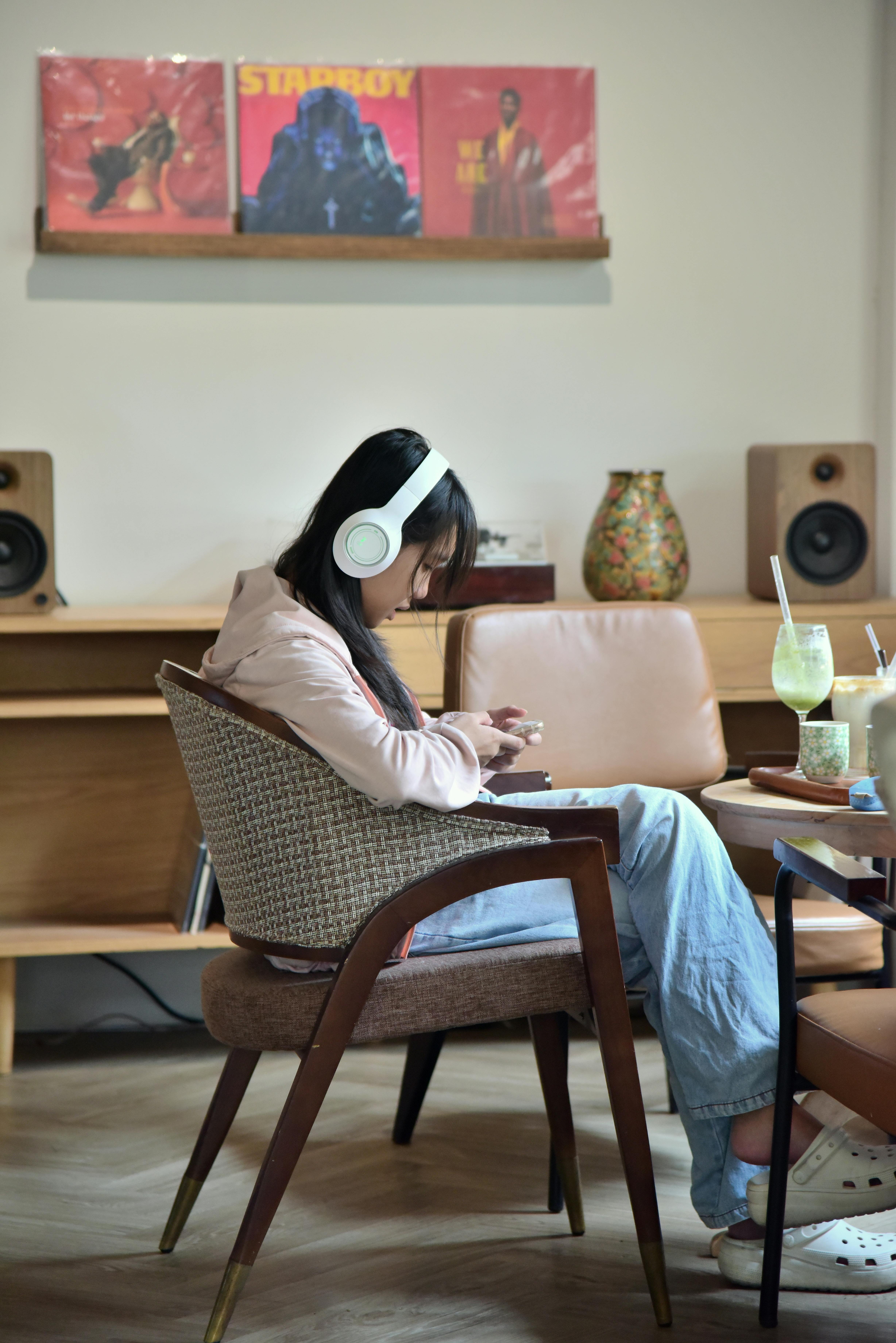 What is Lo-Fi Marketing in 2026? The Simple, Authentic Strategy Every Houston Small Business Needs