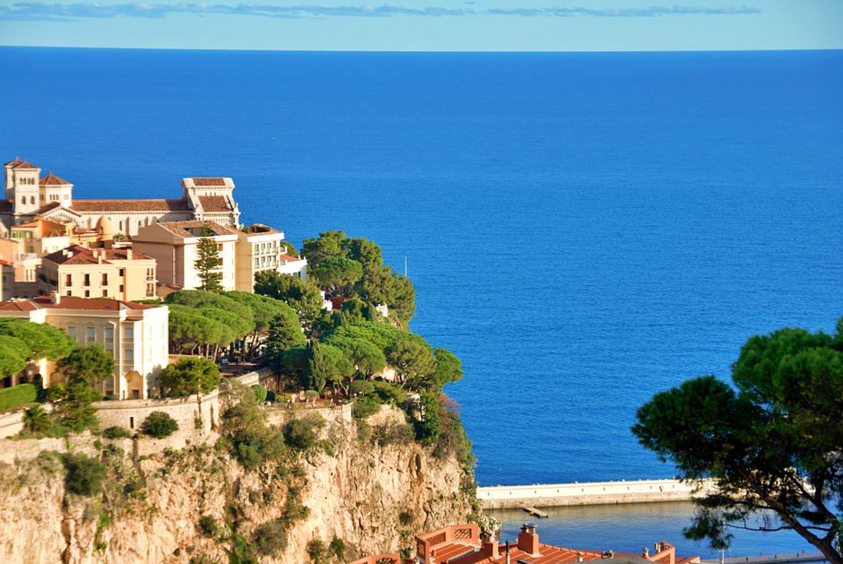 Immigrer en Monaco avec une Famille : Ce qu'il Faut Prévoir