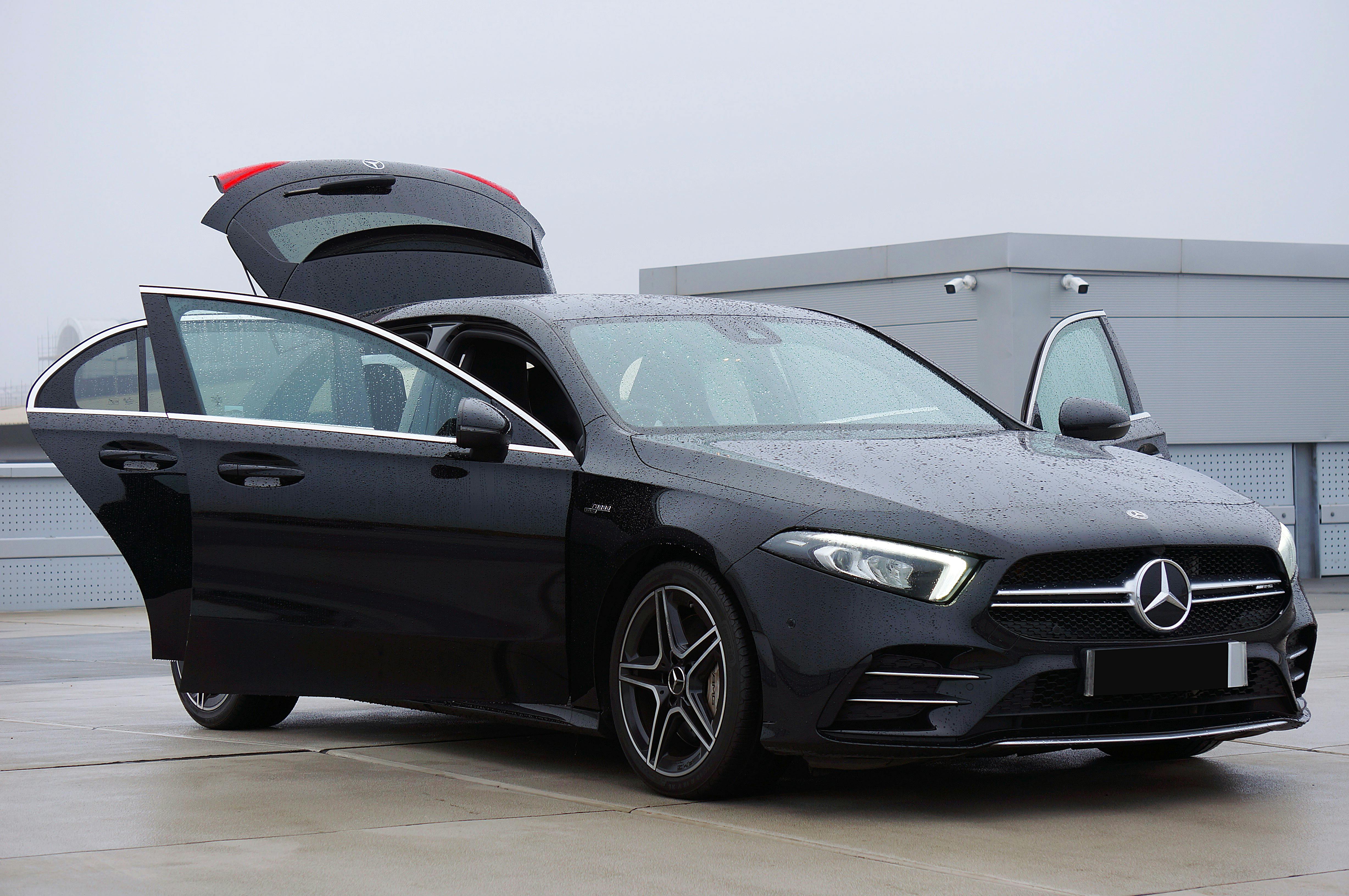 Performance Lines: AMG vs. Black Badge