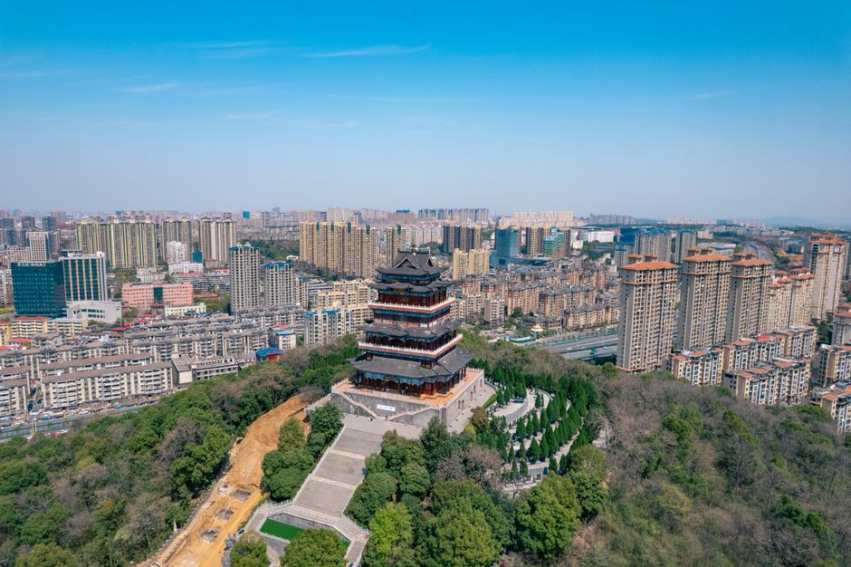 配图