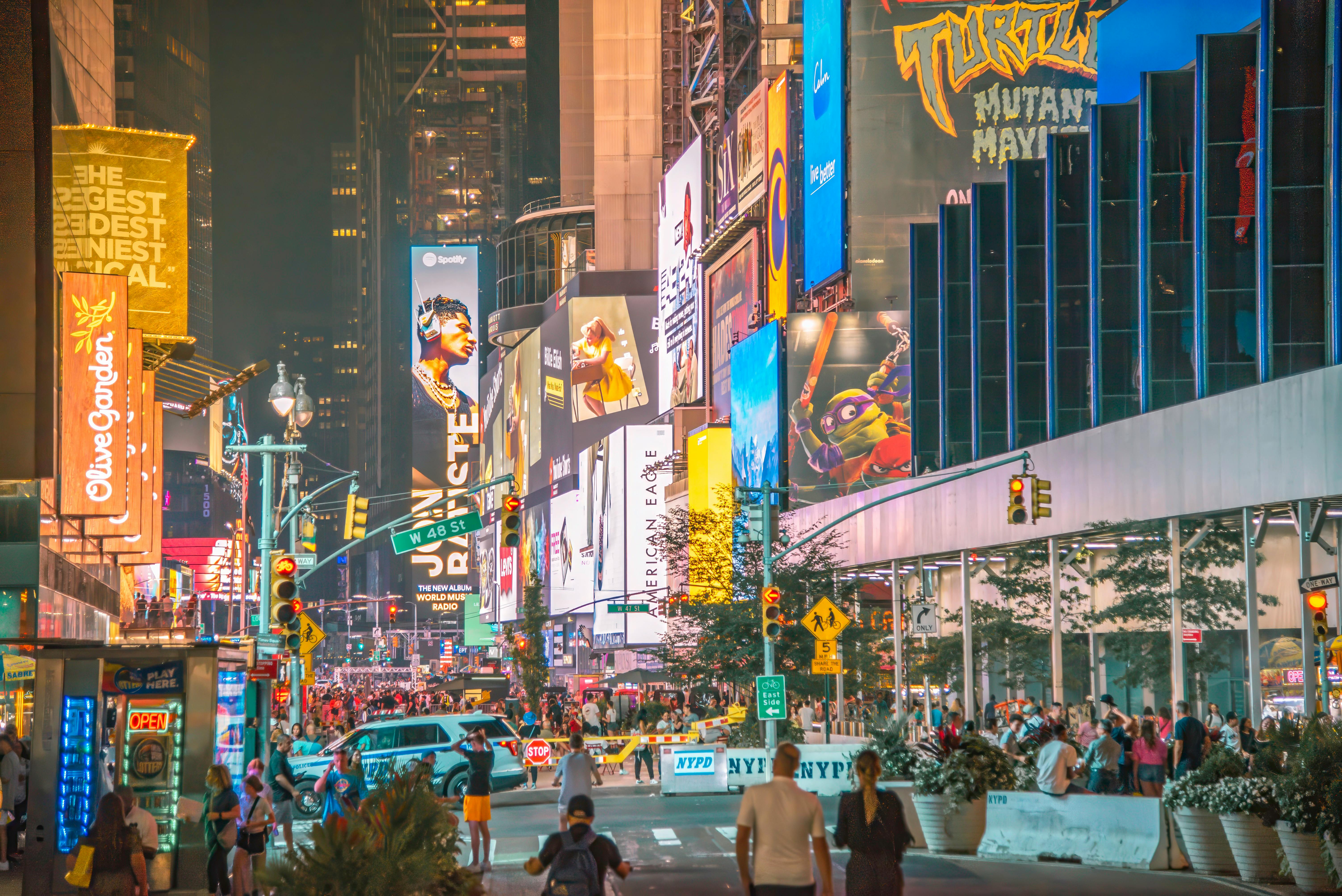 NYC Nightlife - bars and nightclubs near me