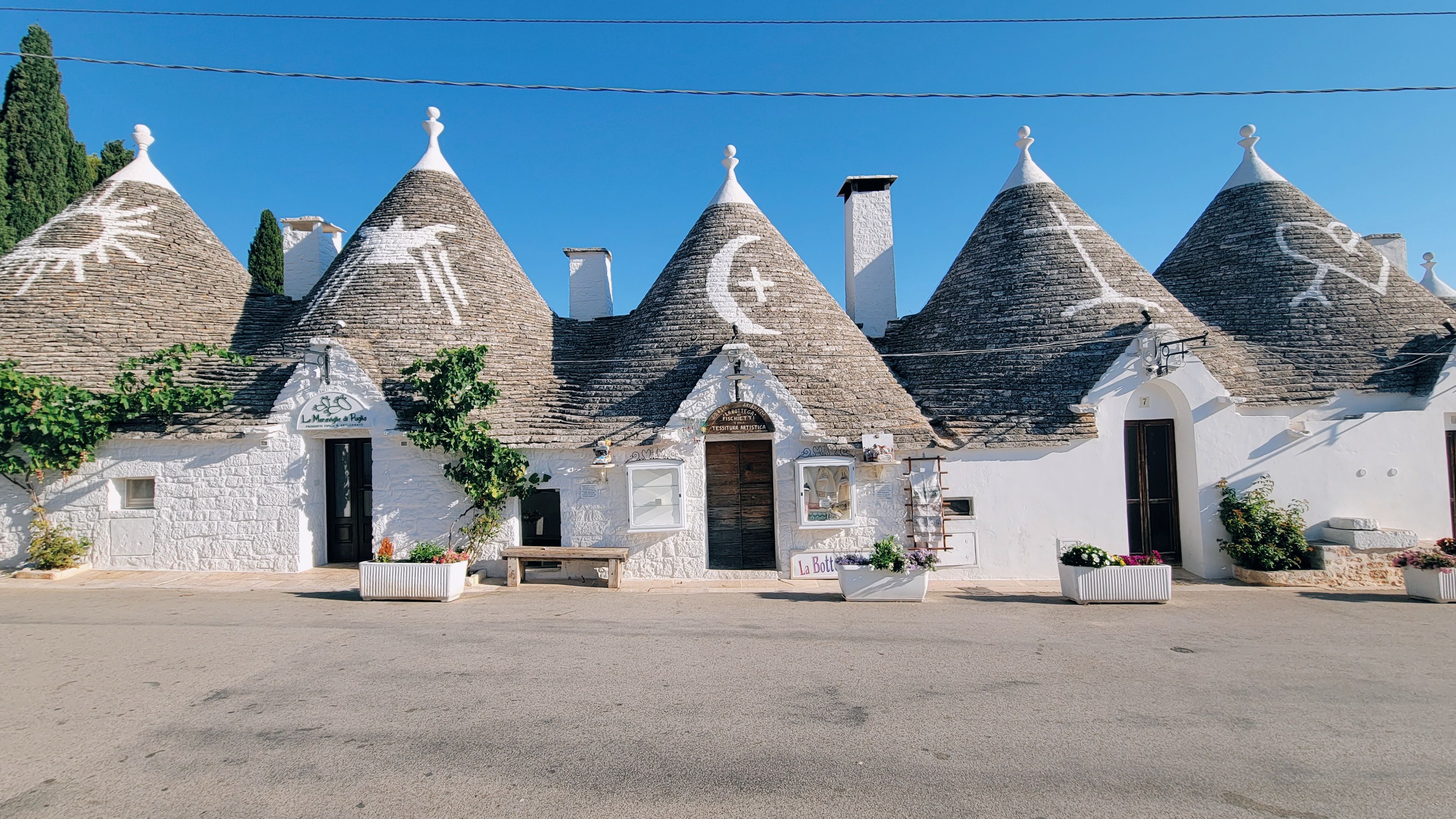 Trullo Sovrano Museum, Piazza Sacramento