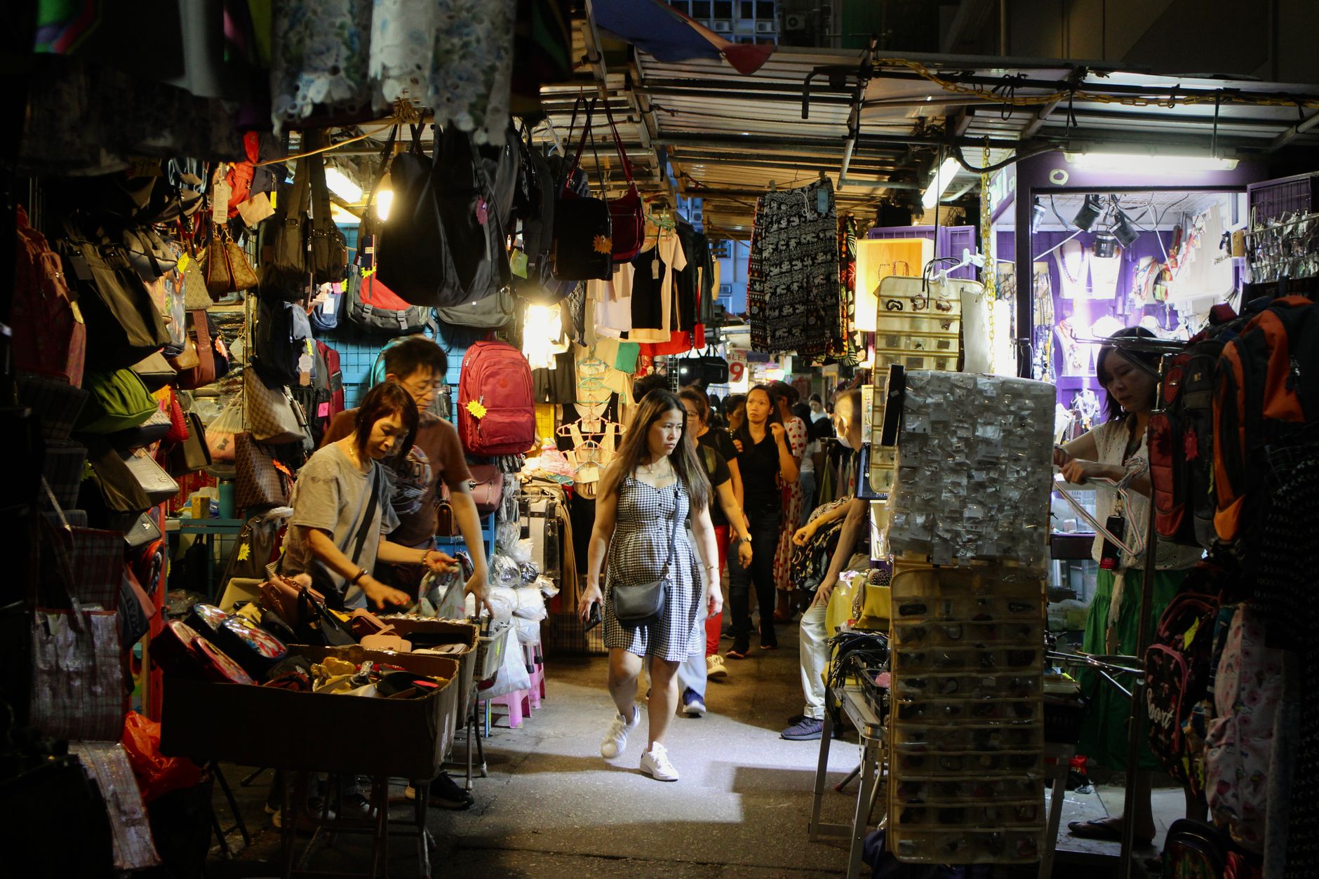 Use the Night Market Clock to Catch the Freshest Street Food.