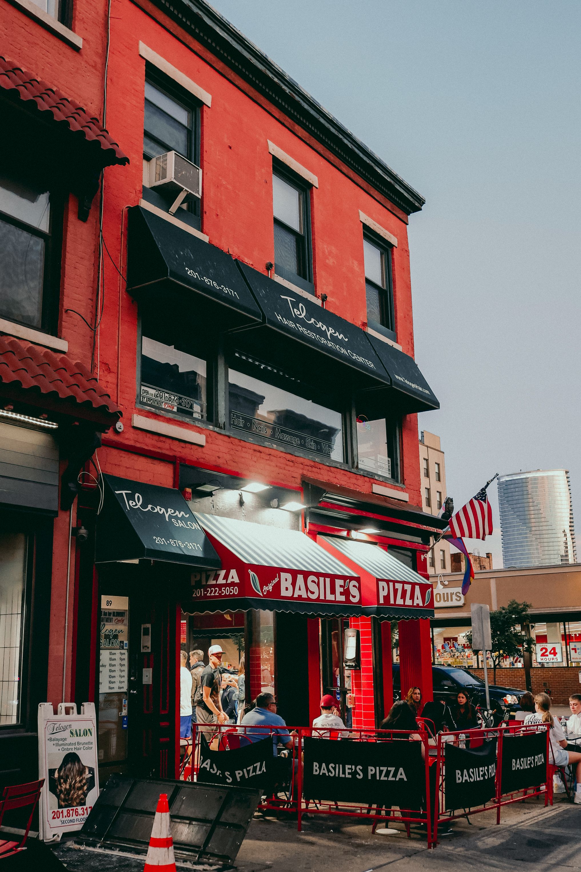 ニュージャージー州ホーボーケンの Basile's Pizza での夏の日 · 無料の写真素材