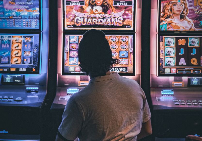 Online Casino: Spielautomaten und Live-Spiele im Überblick